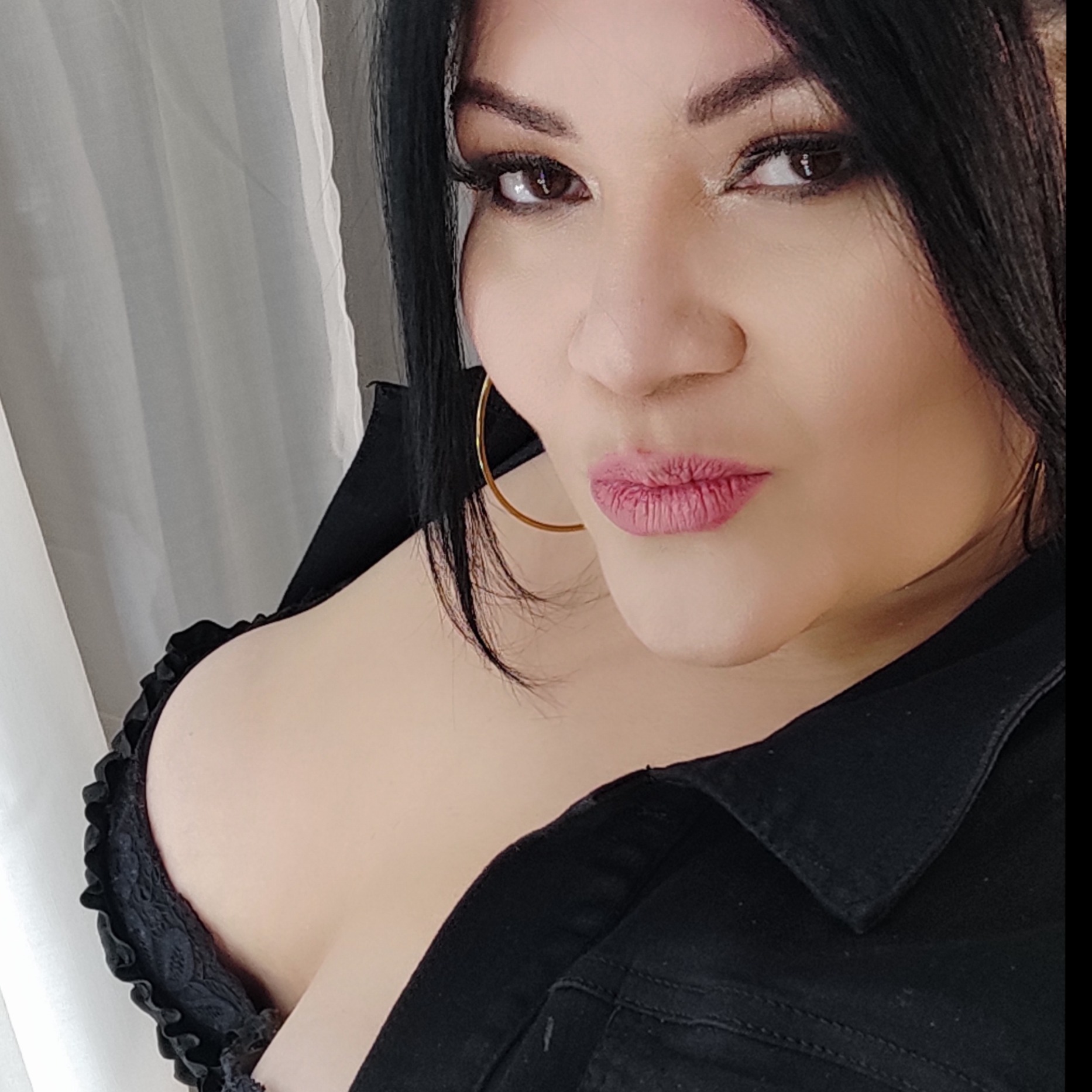 La_curvy profile