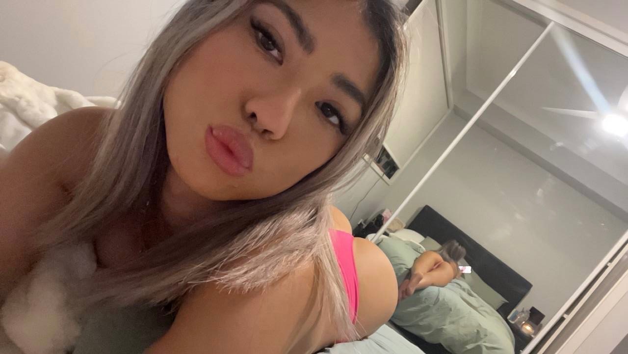 Your Favourite Asian 🥵 thumbnail