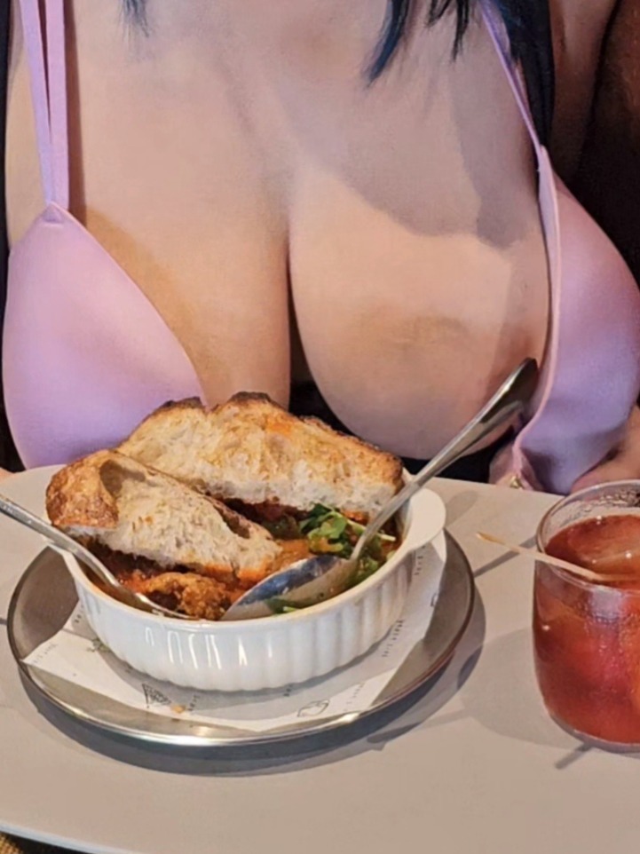 Full Access: Ms Food and Boobs profile