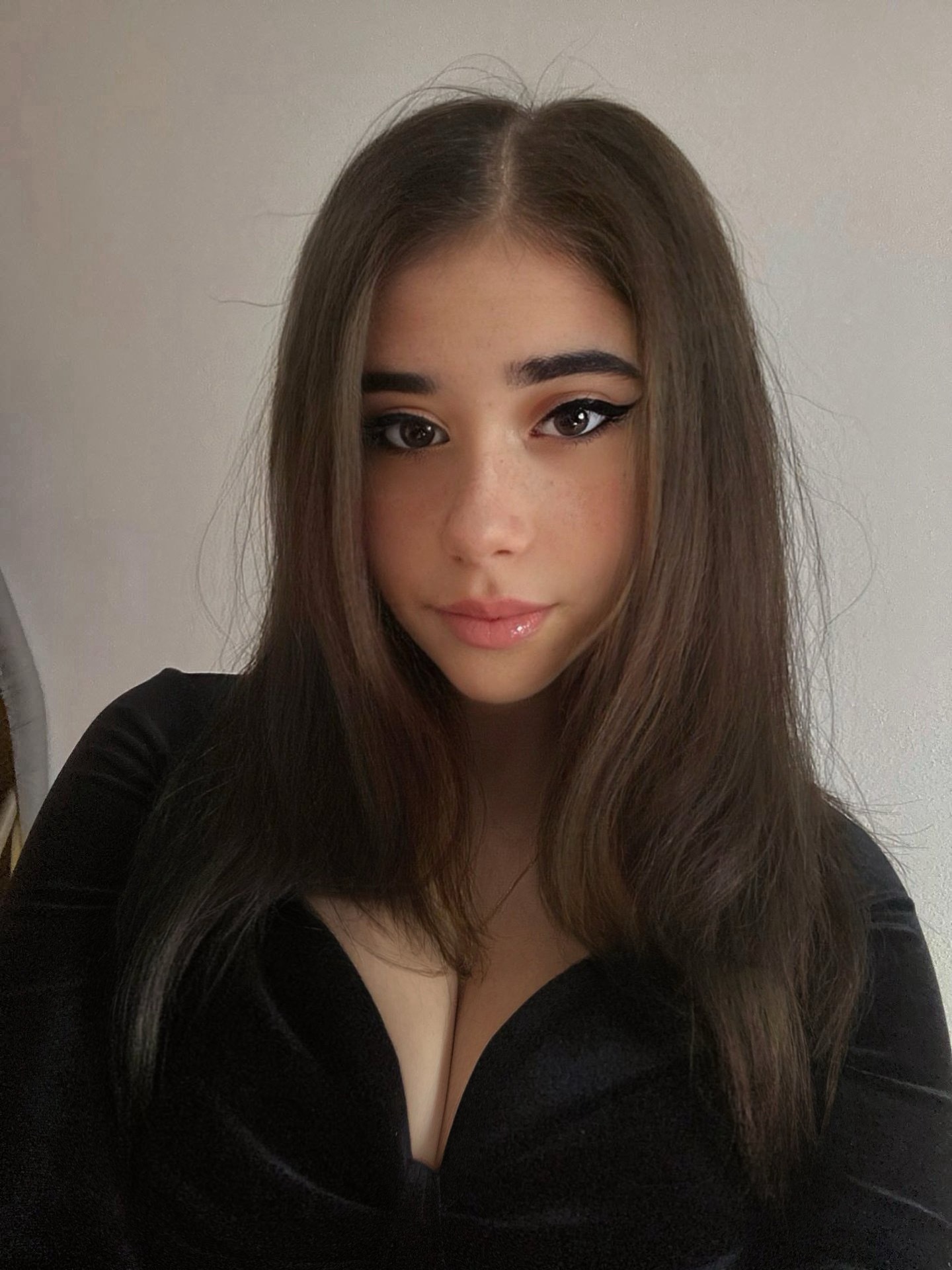 𝐒 𝐨 𝐟 𝐢 𝐚 👅 profile