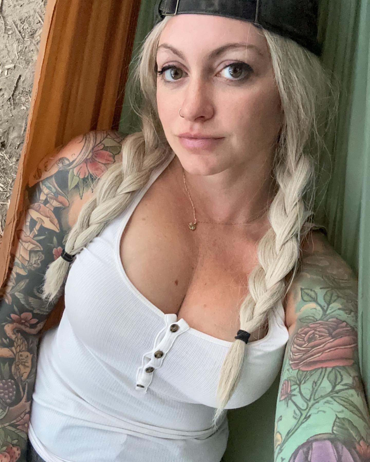 Titsandtatts profile