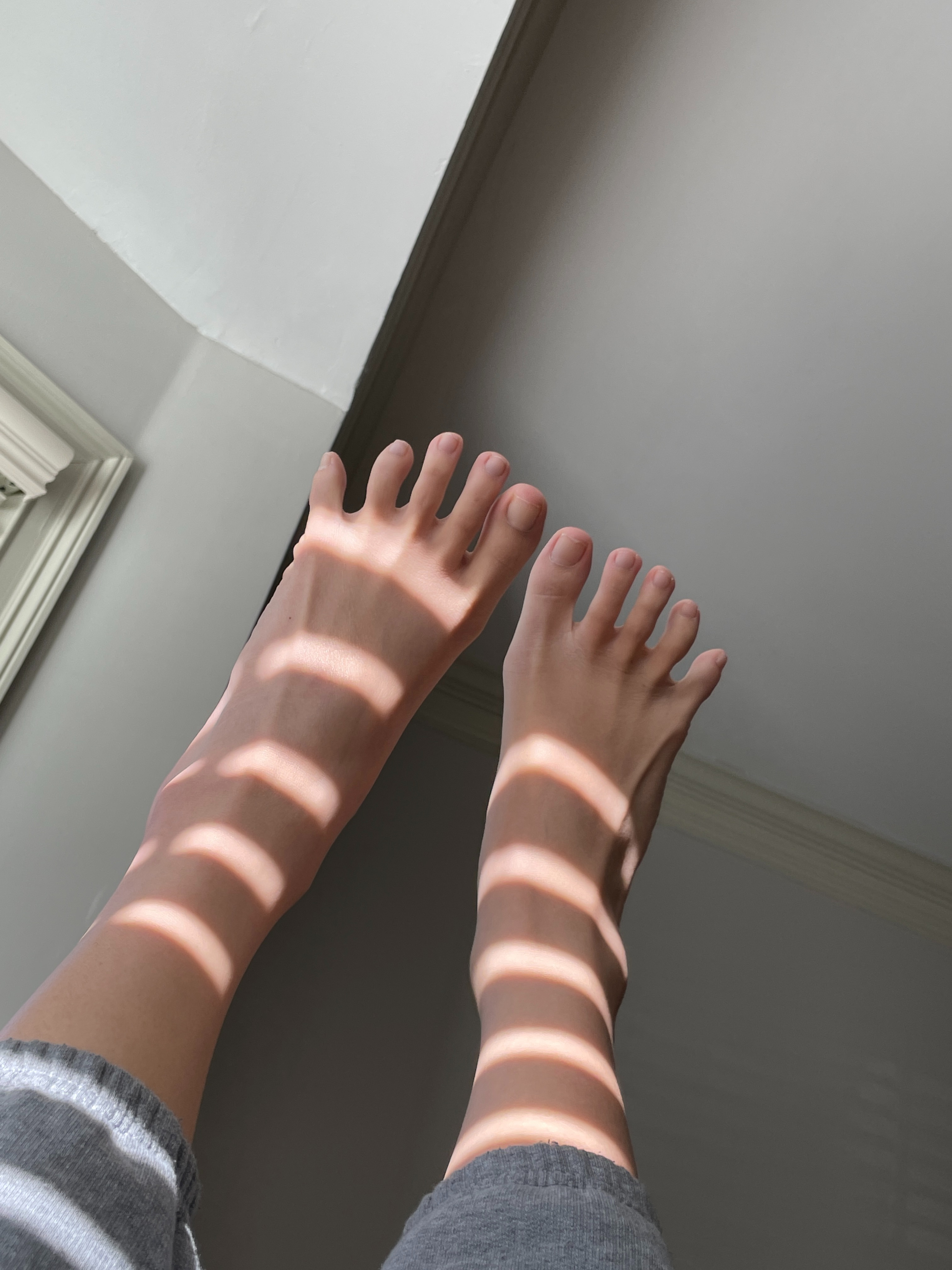 PIGGY PROMISE - CUTE FEET PICS profile