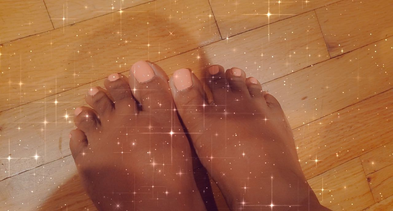 Bella_feet1 thumbnail