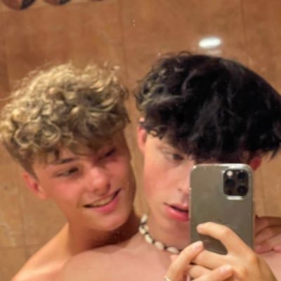 twinksgetsnakedcover