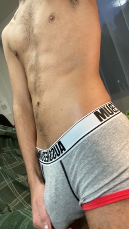 hung auckland twink profile