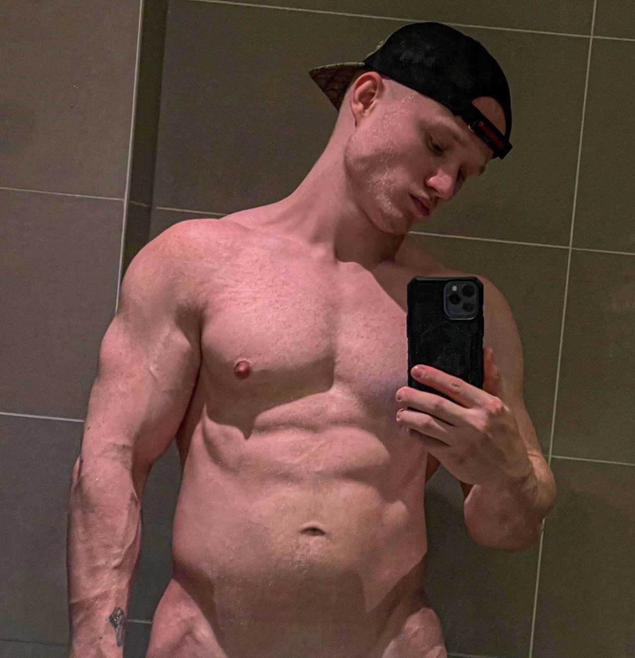 muscledude.69 profile