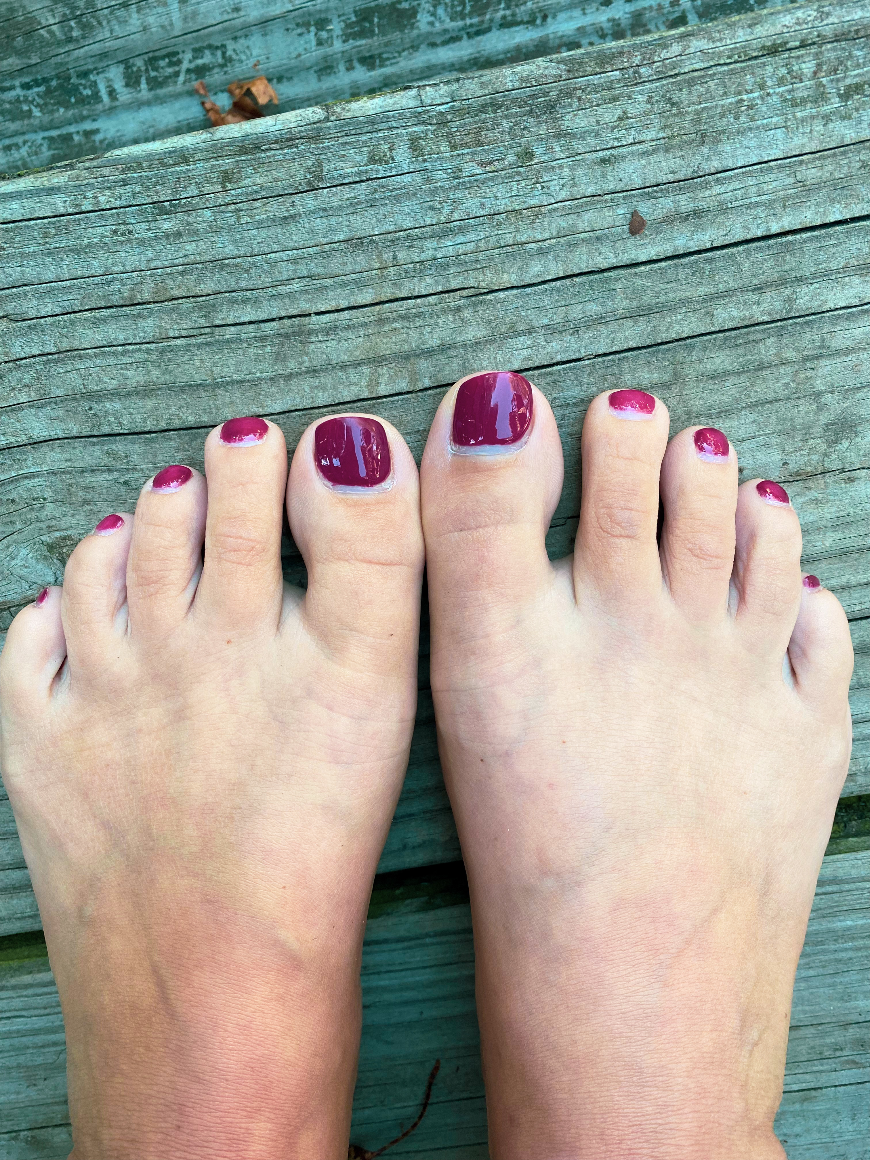 Dani’s feet thumbnail