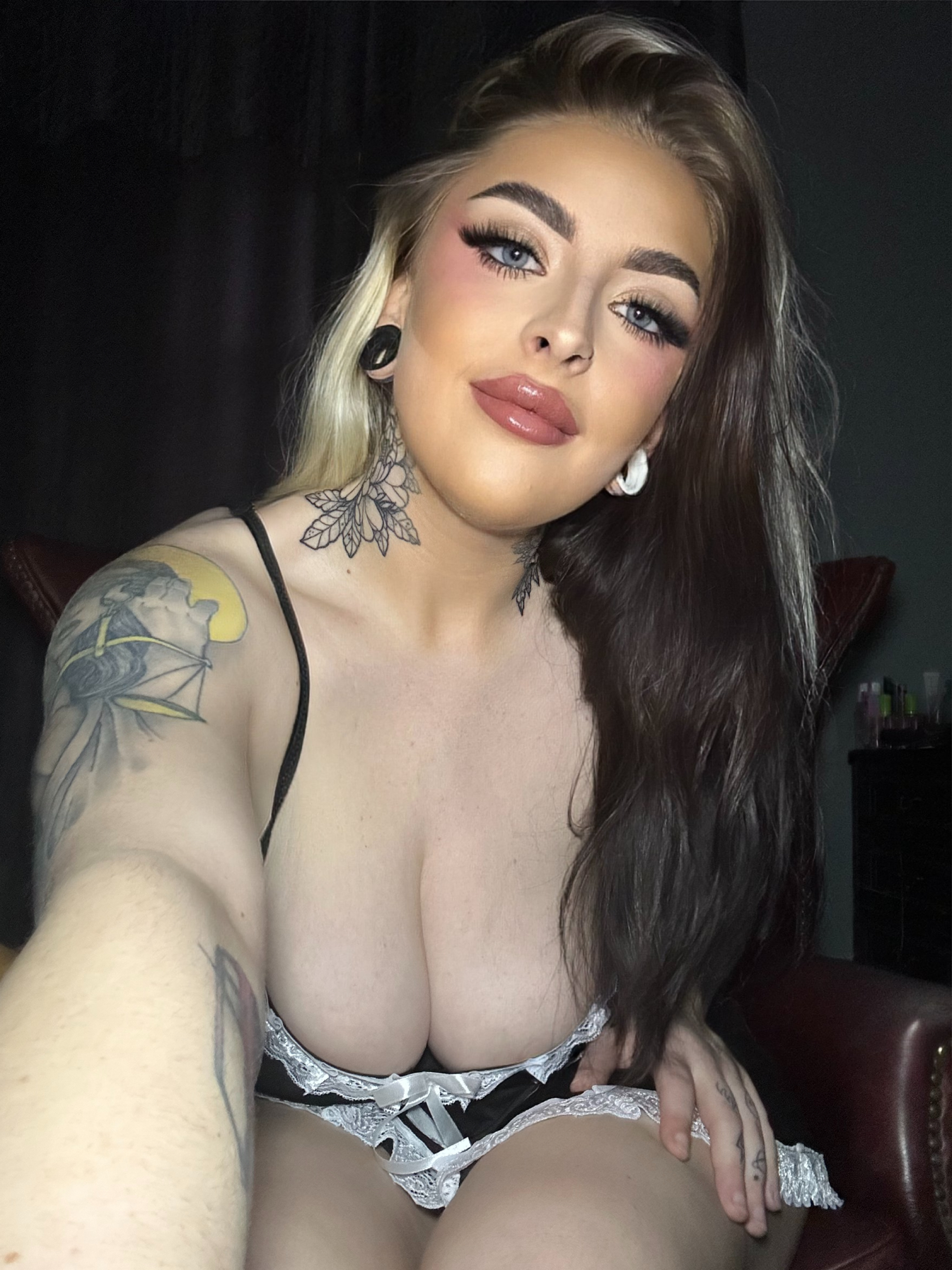 lillyknoxx profile