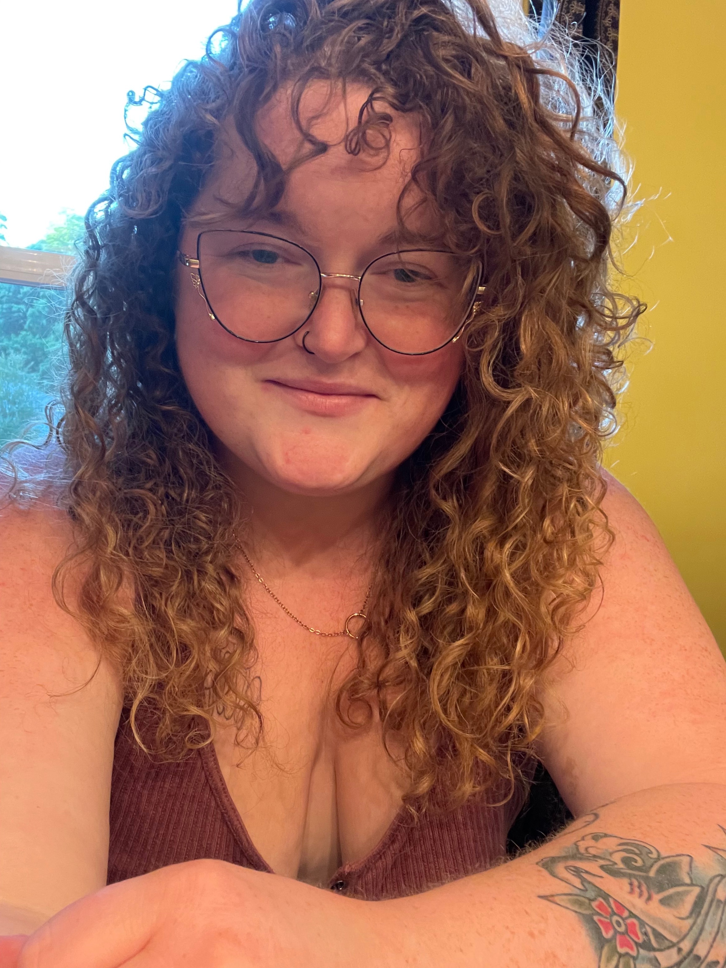 curvyandcurly93 profile