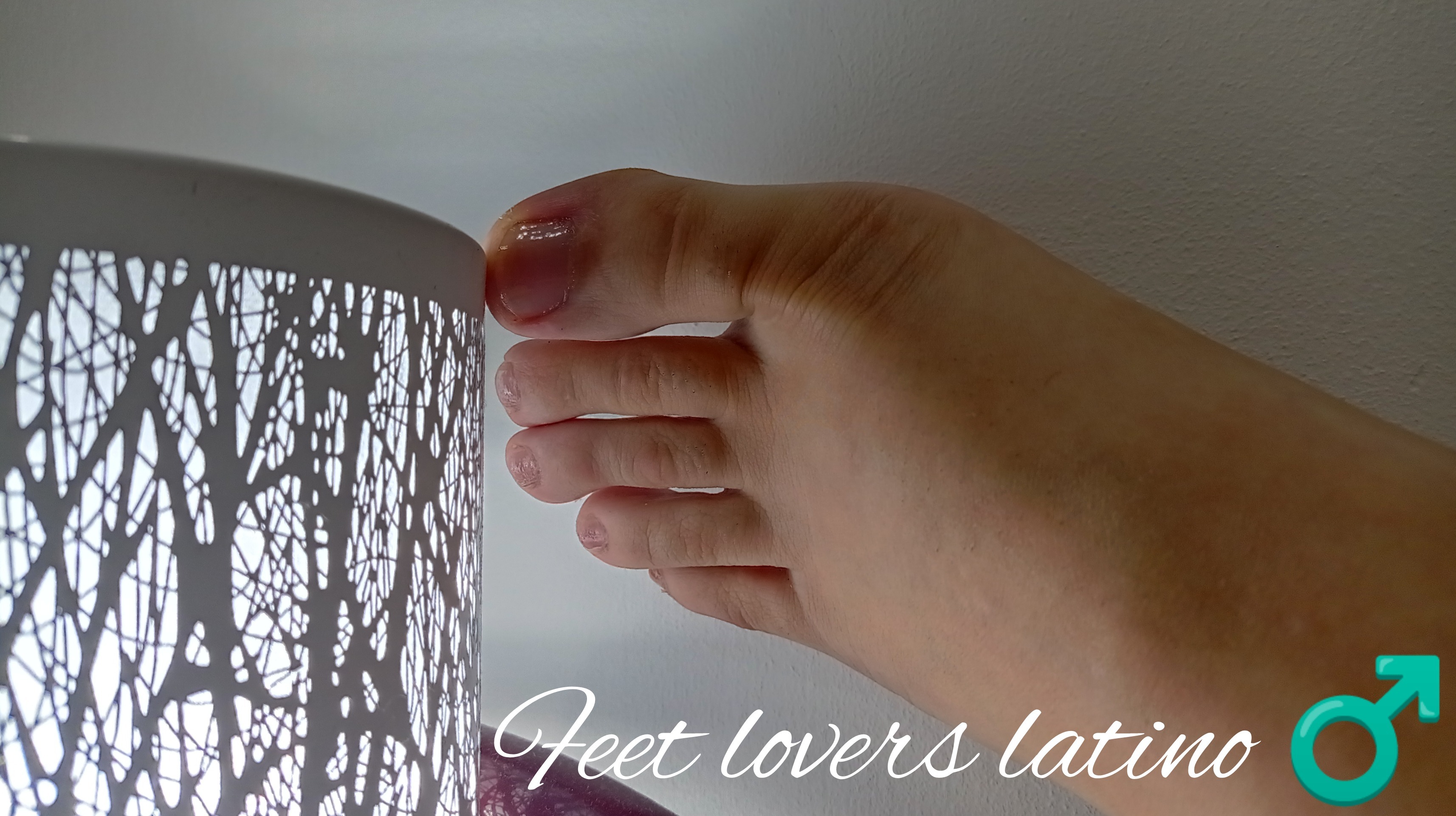 feet lovers latino ♂ thumbnail