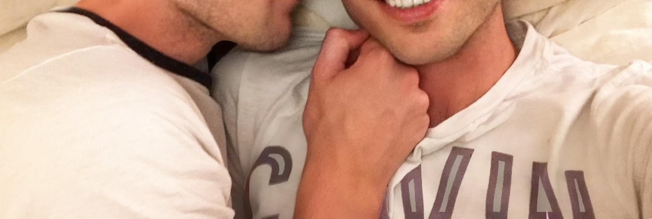 aus_gaycouple thumbnail