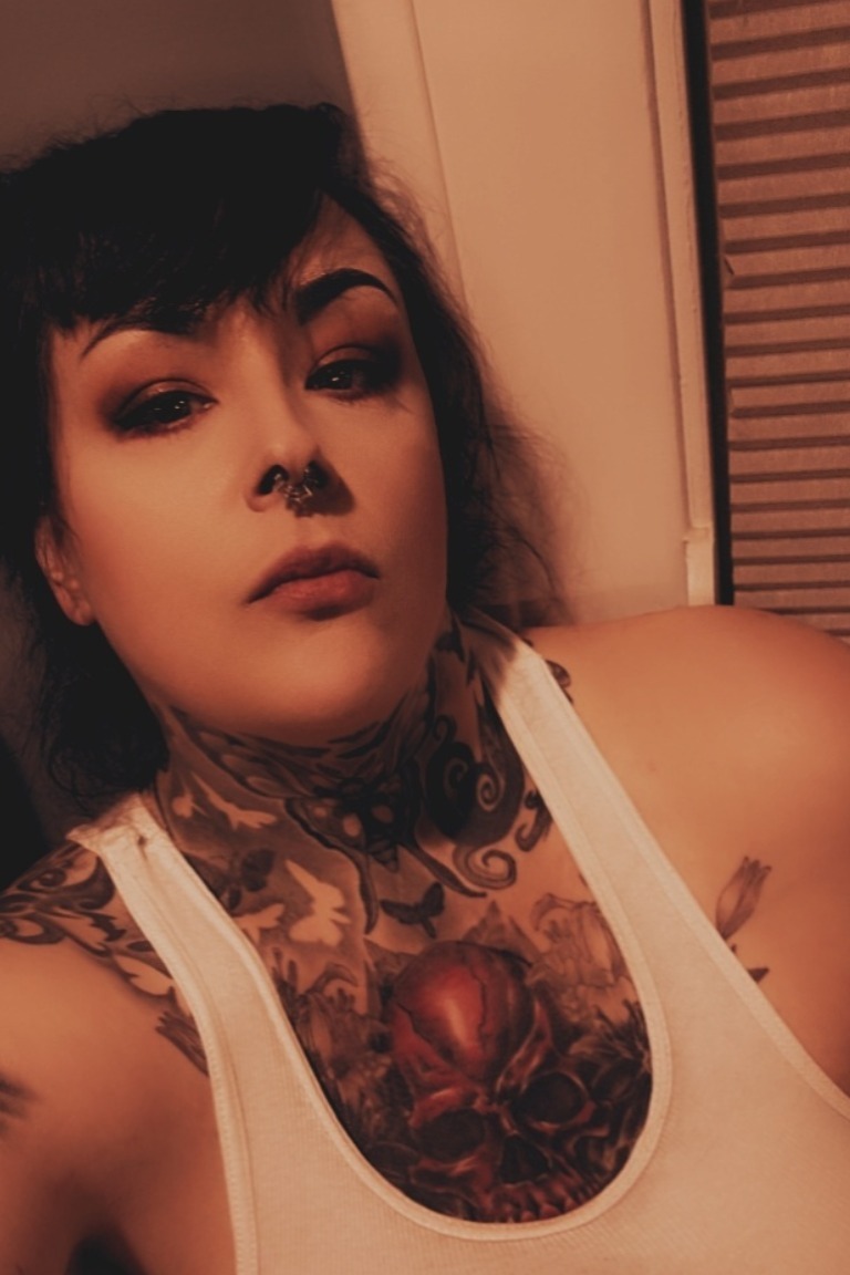 bigtdgothgurl profile