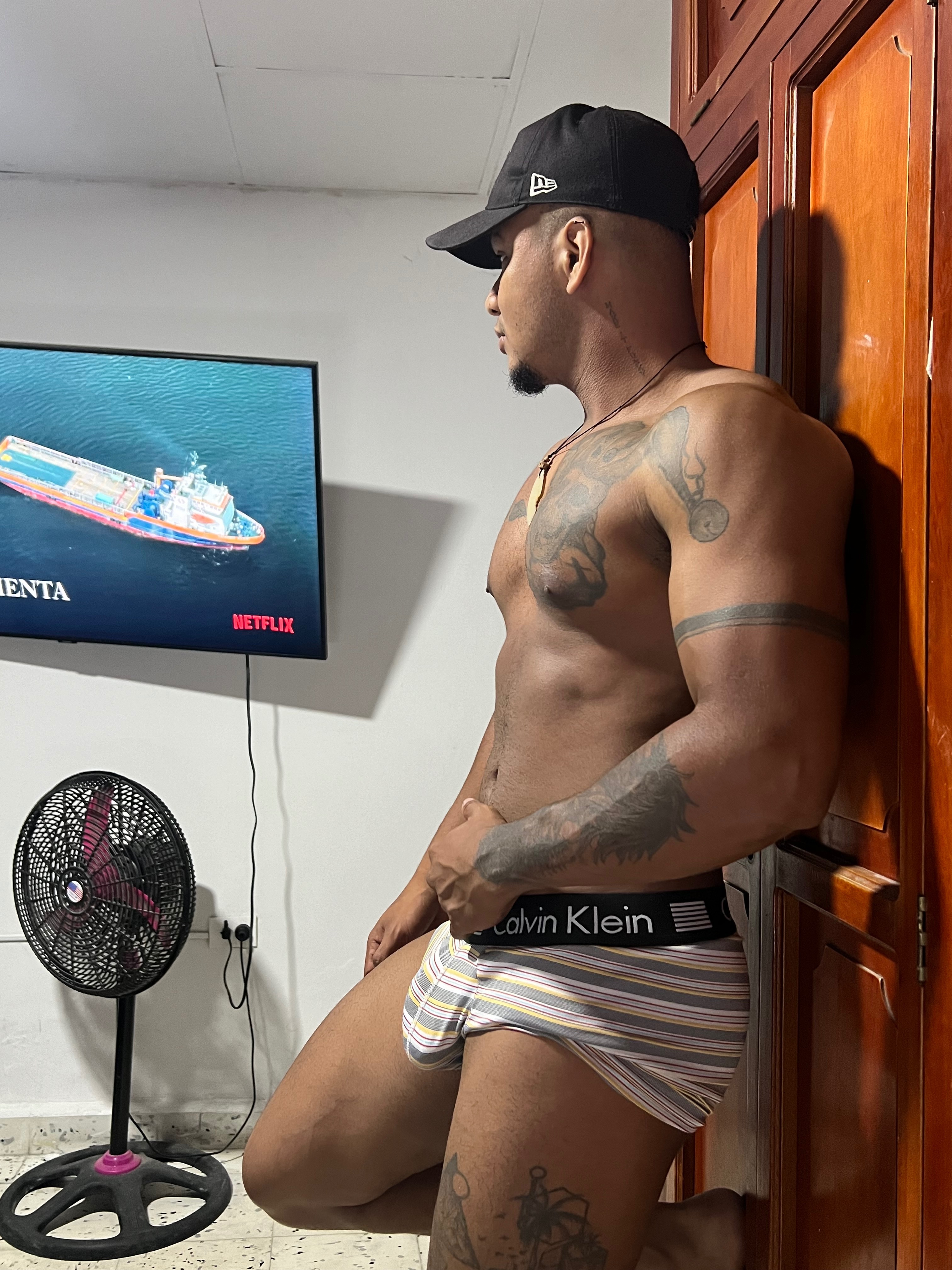 bigdicklatino21cm profile