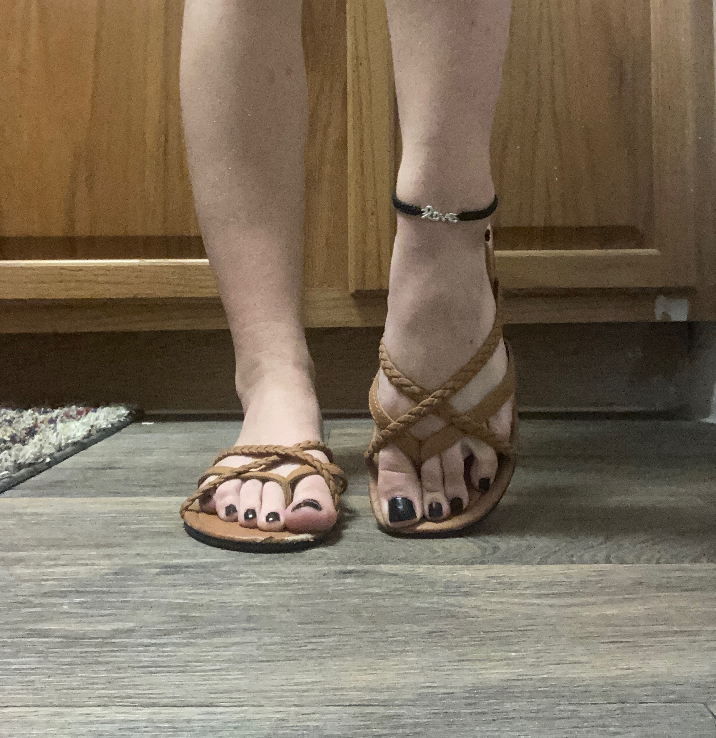 ✨ Feet pics ONLY ✨ profile