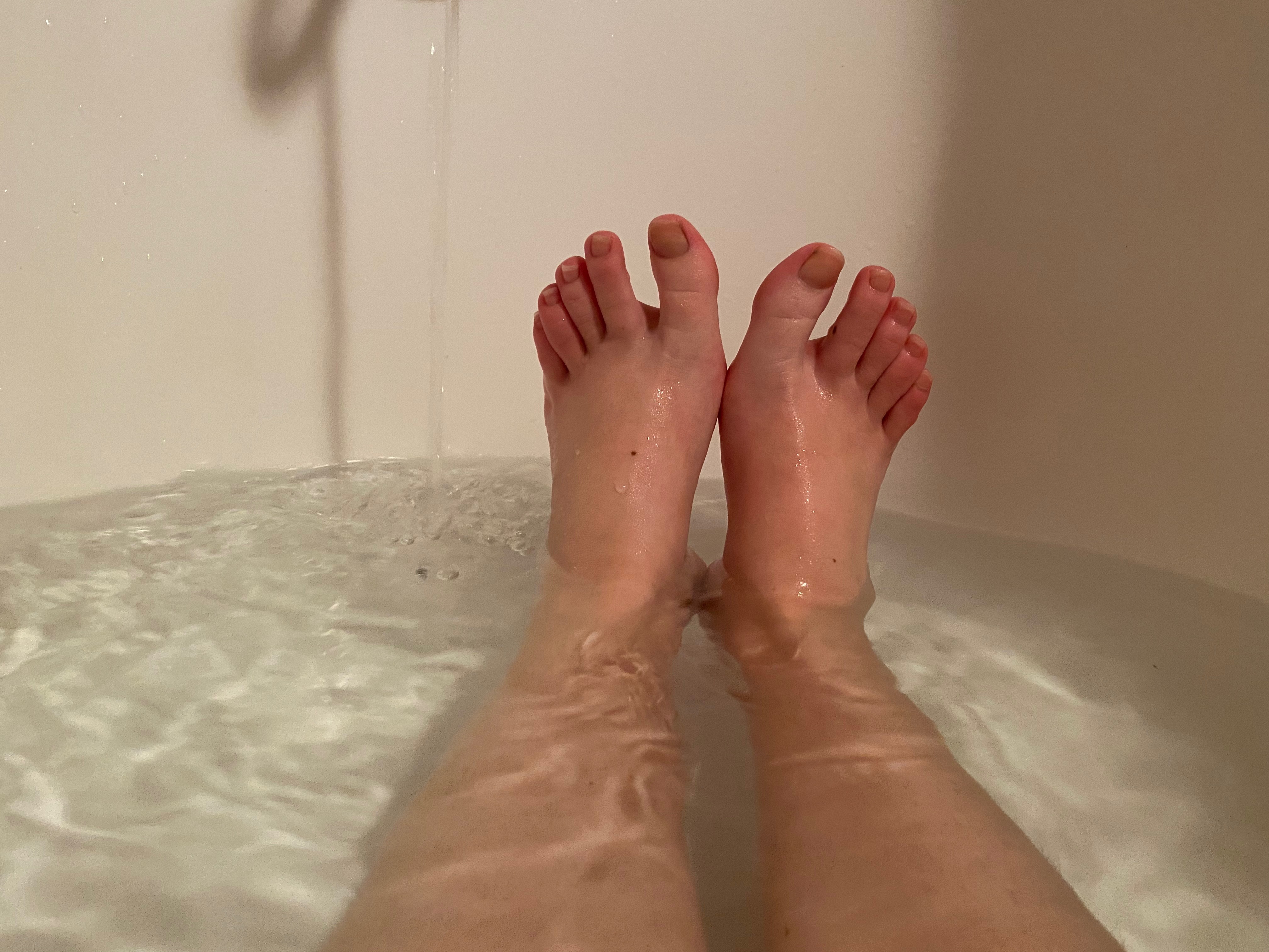 arielsfeetpics thumbnail