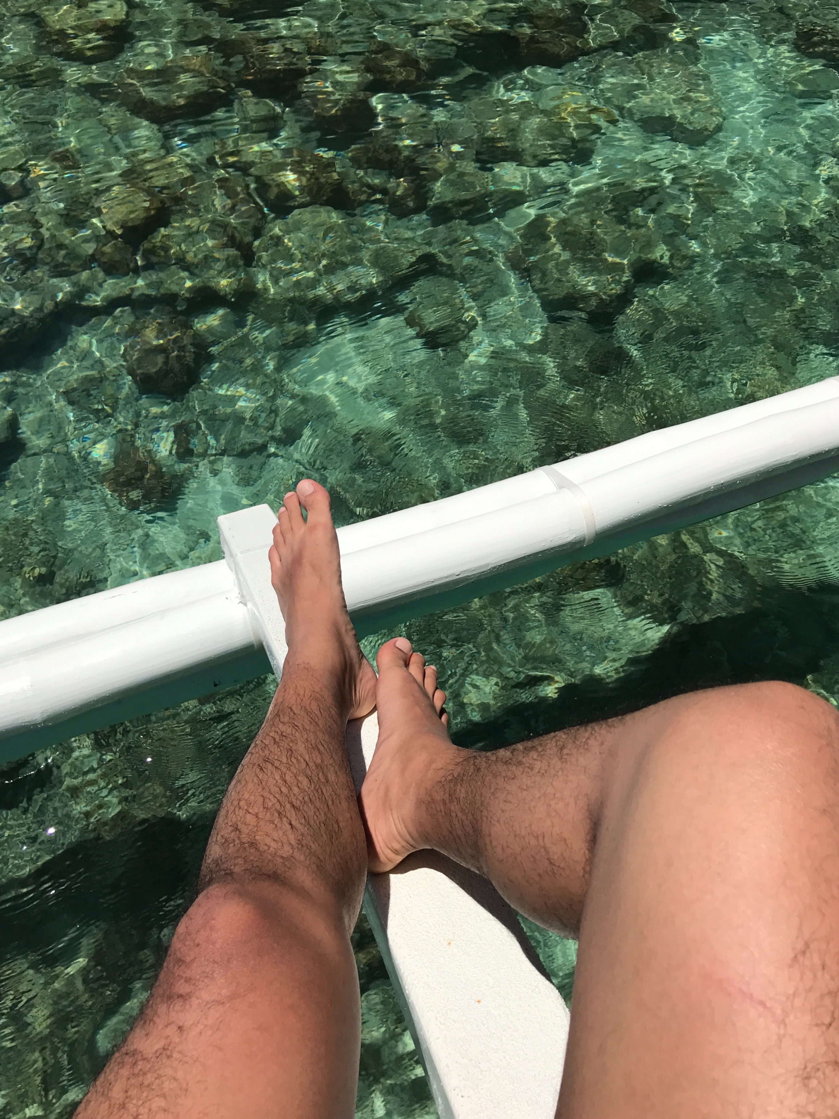 feet_travellerscover