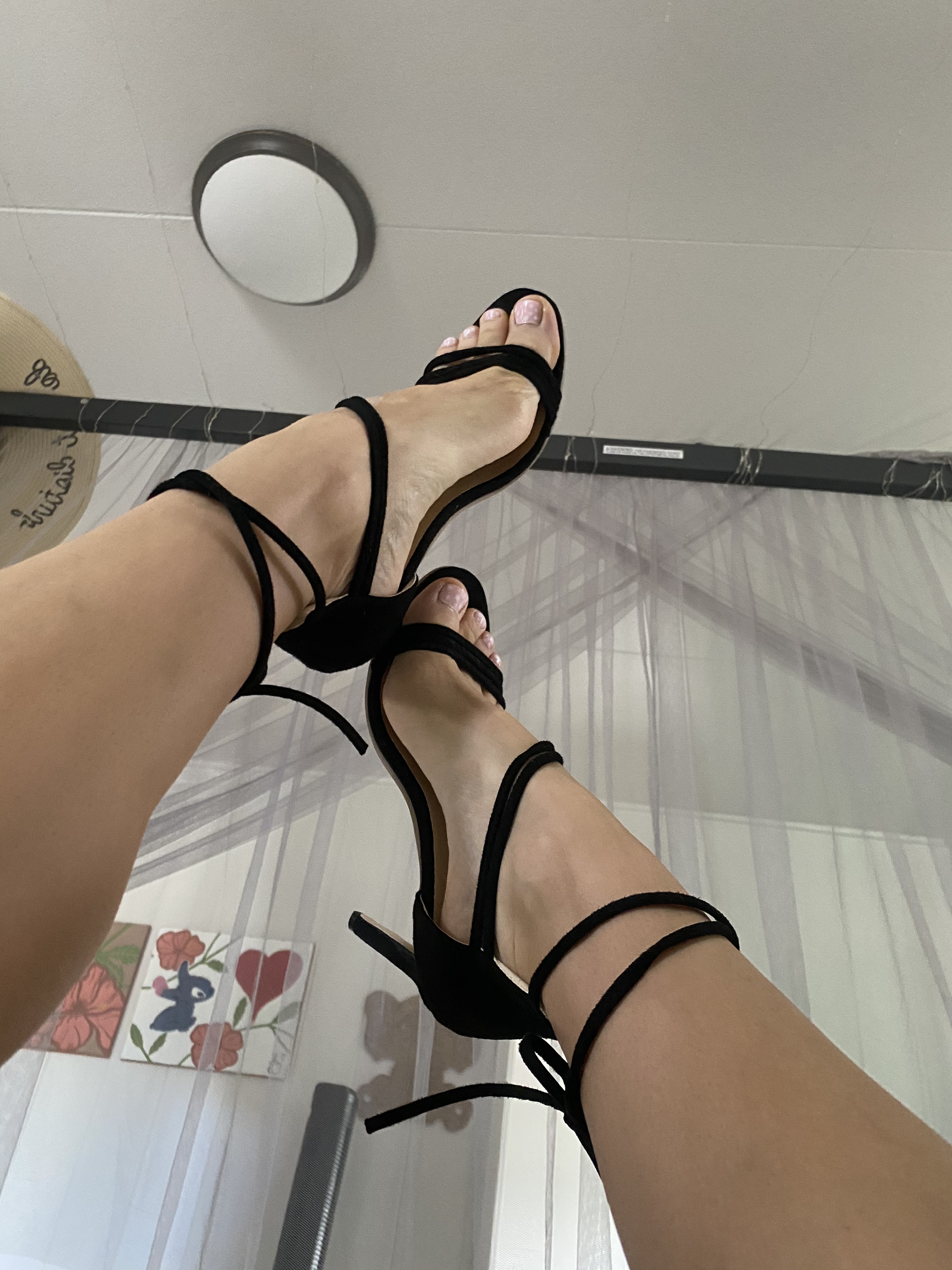 Pinktoes1 thumbnail