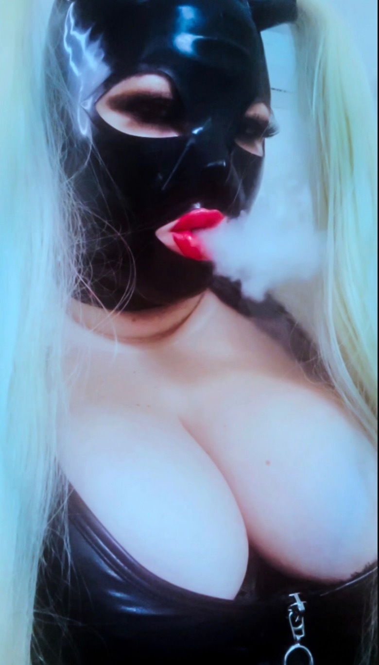 Mistress Royale -FEMDOM FINDOM RUINATRIX profile