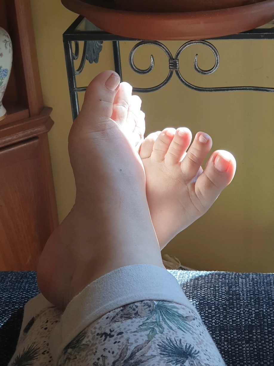 nixiepixiefeet profile