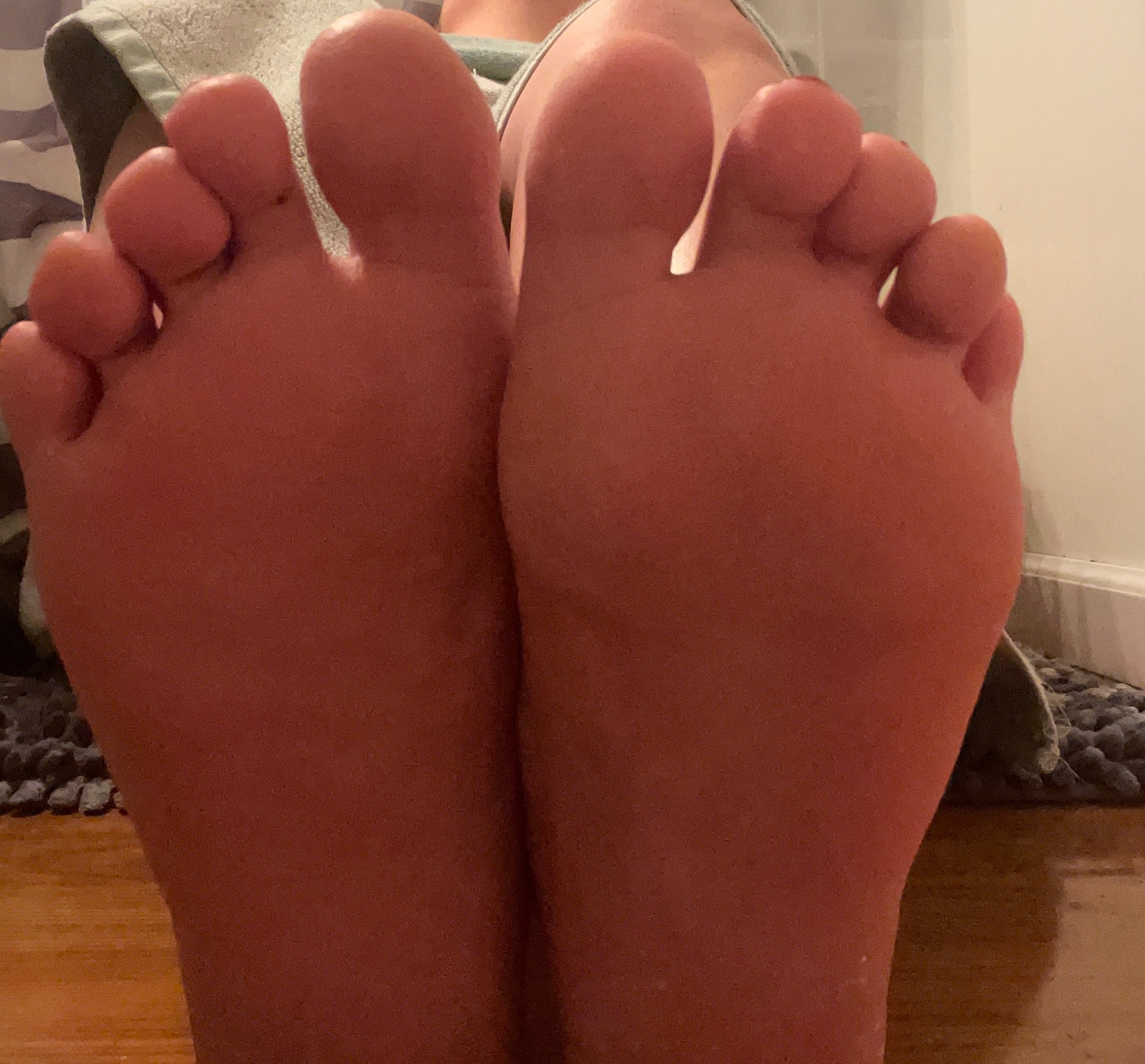 HotToeMom thumbnail