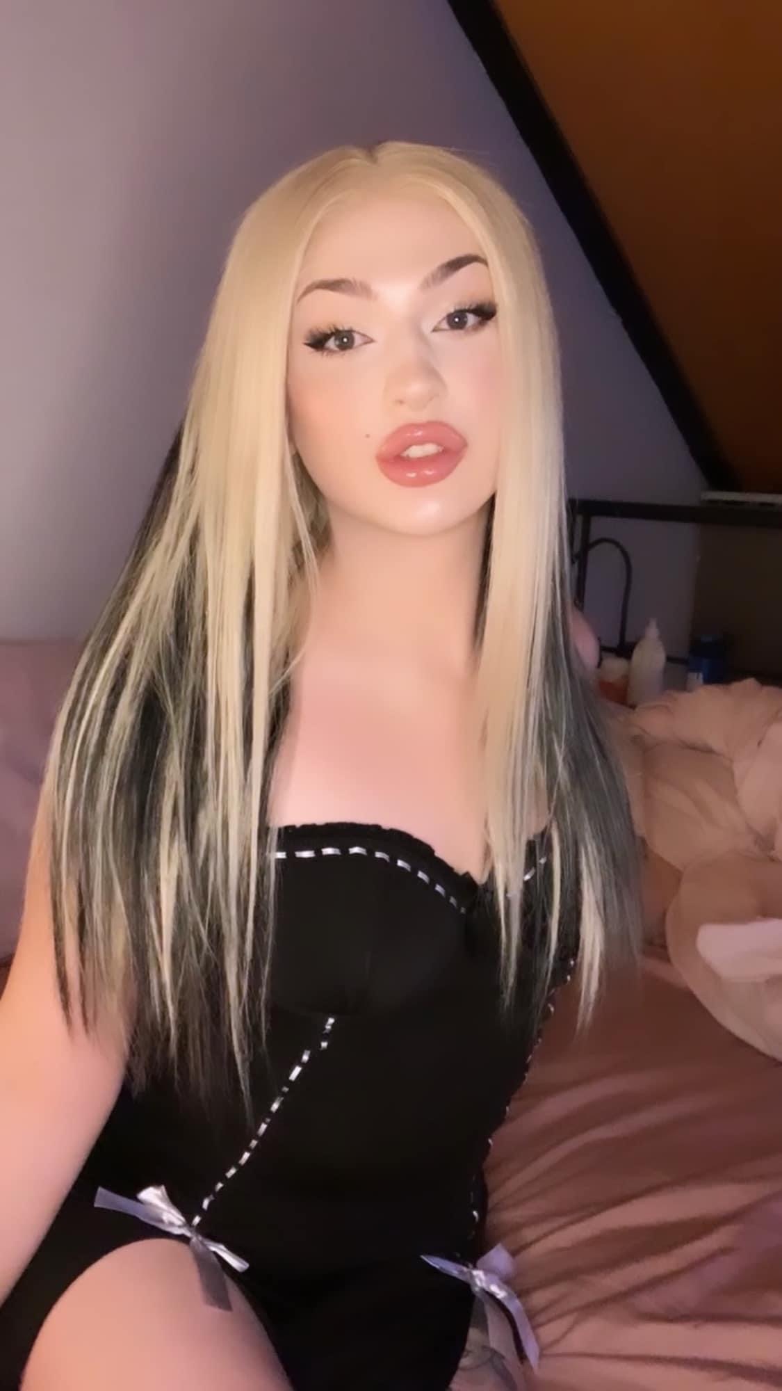 karathedoll profile