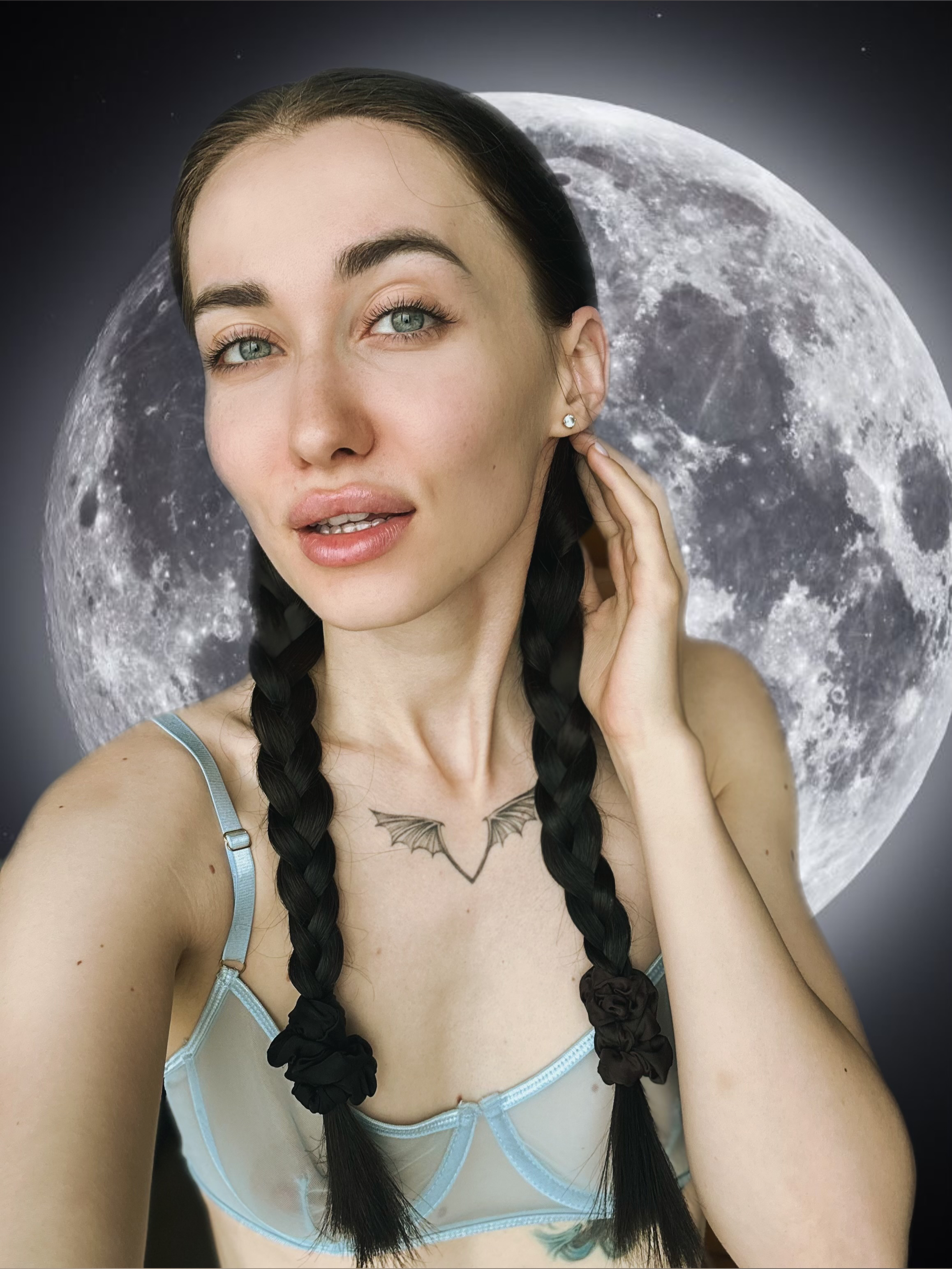 Lera moon🌒🩶 profile