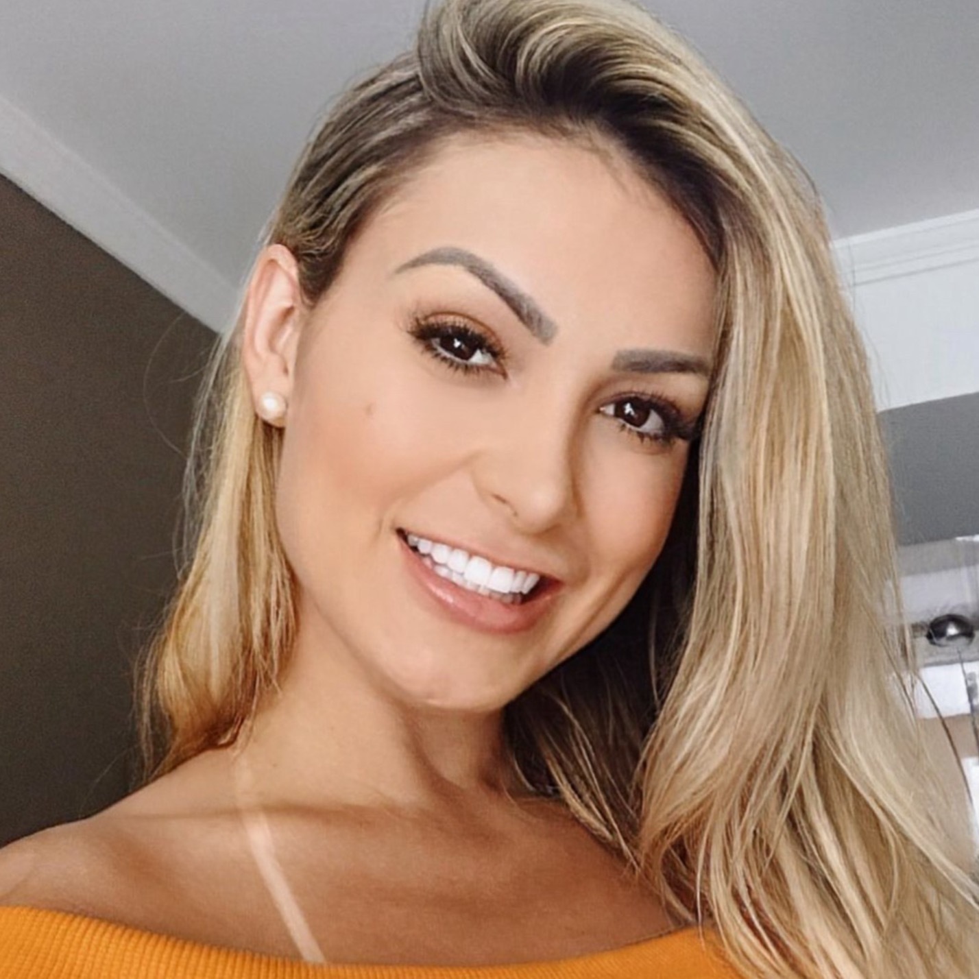 Andressa Urach profile