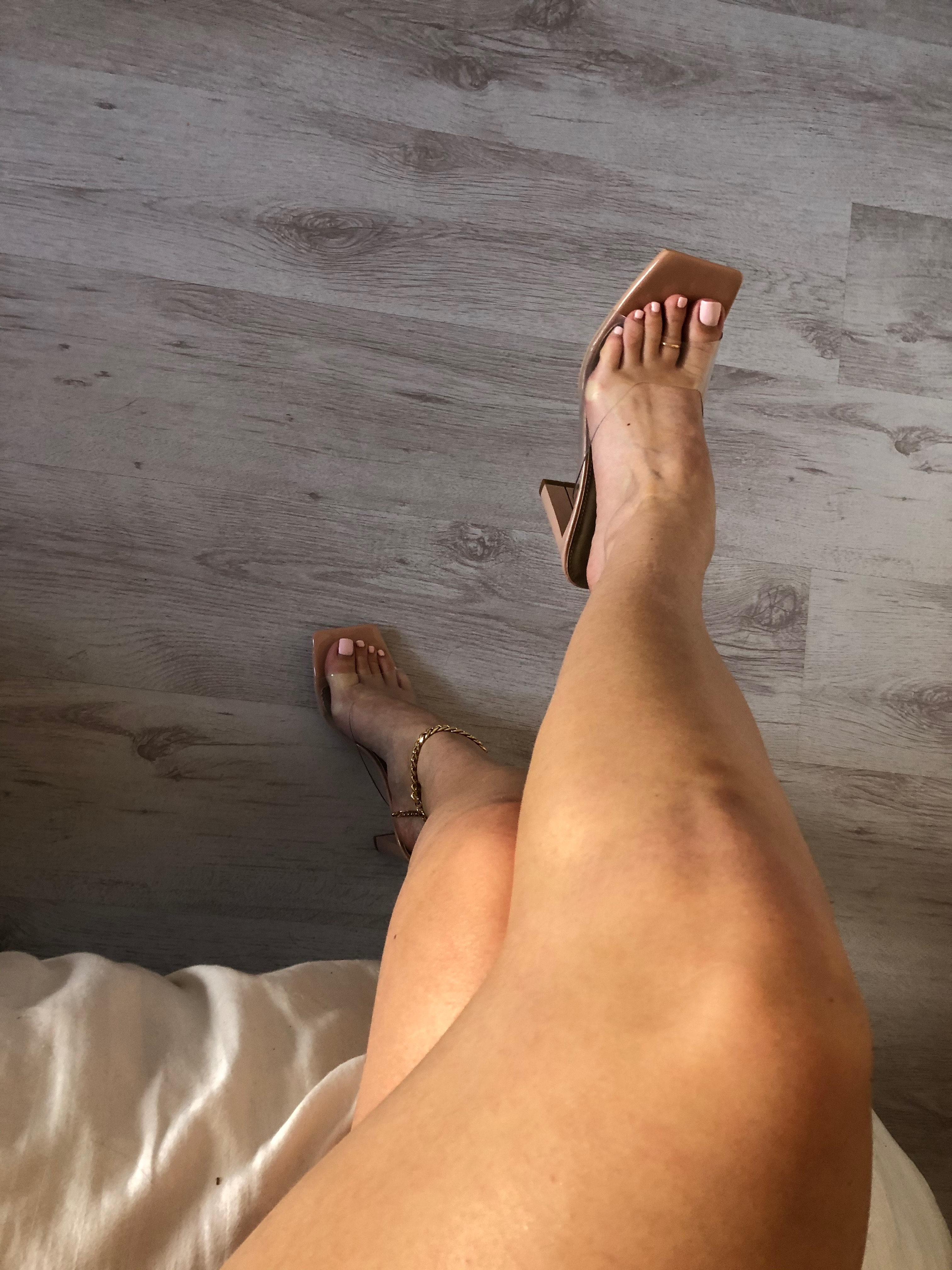 daniellesprettyfeet_ profile