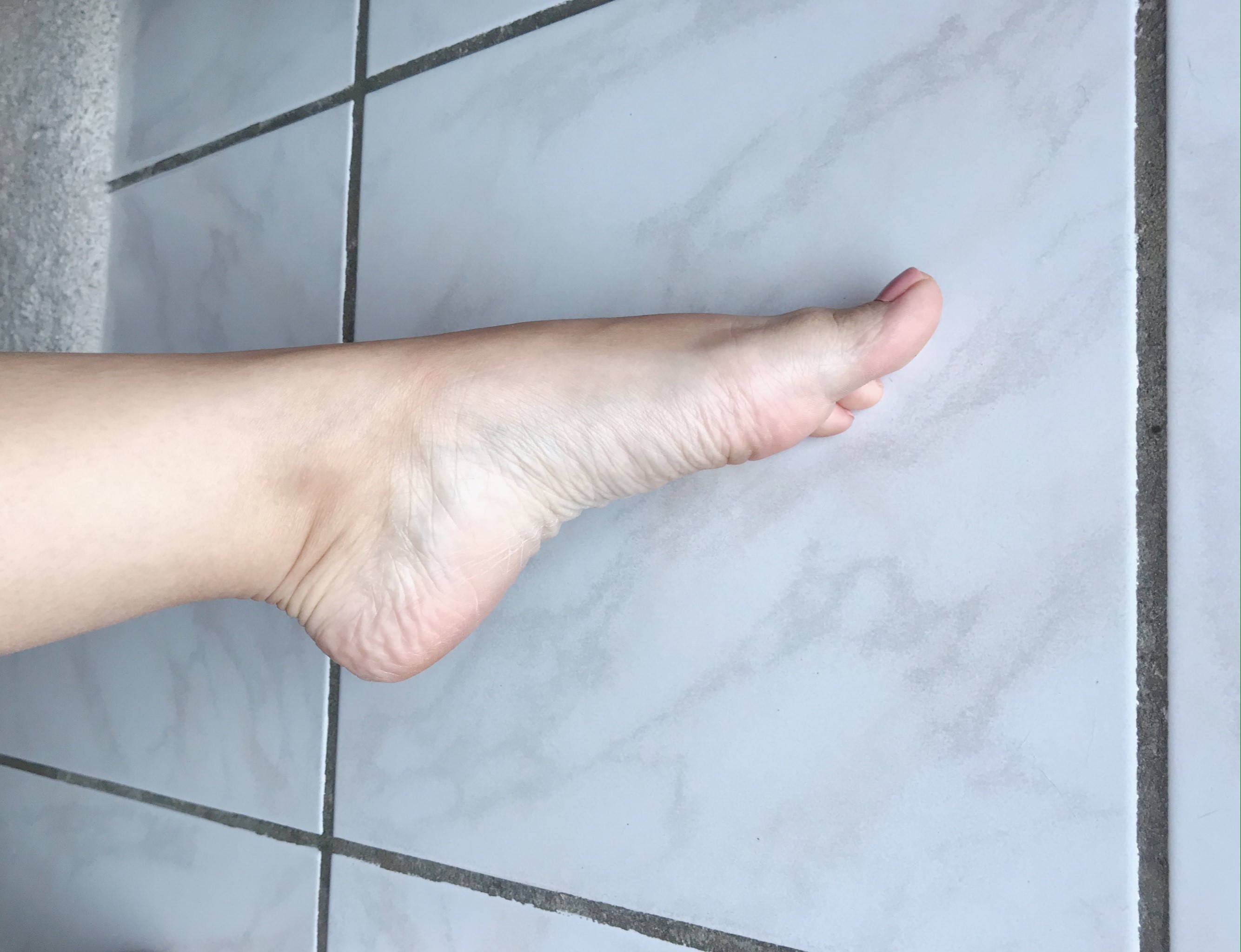 petite-feet-fetish thumbnail