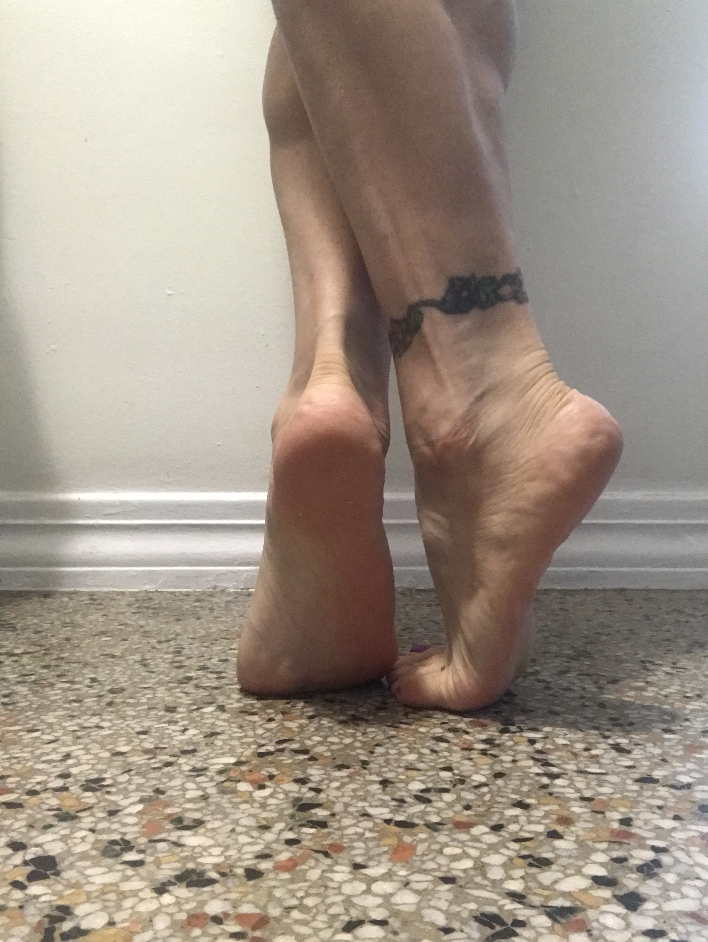 feetNlegs4U profile