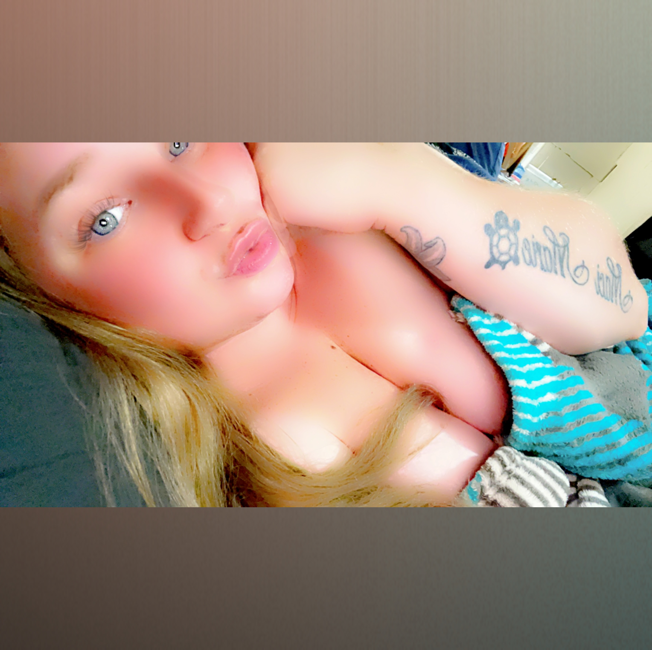 hollynicole102 profile