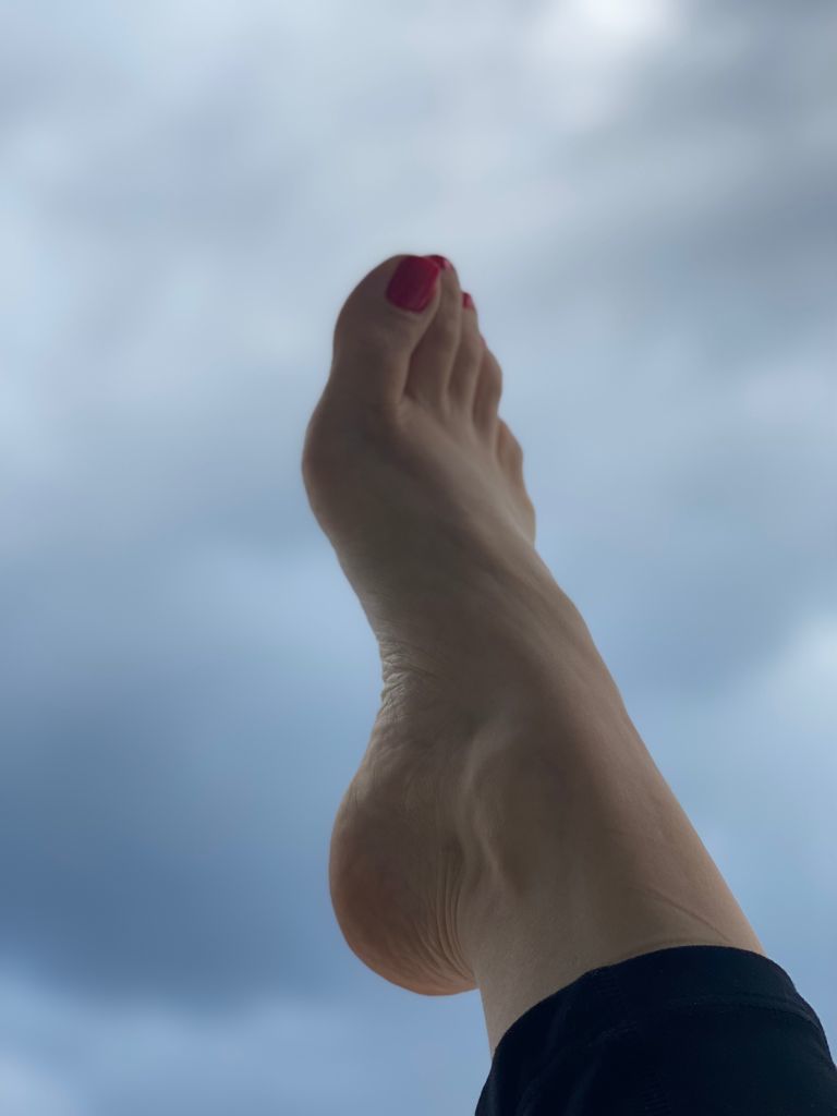 feet from russia profile