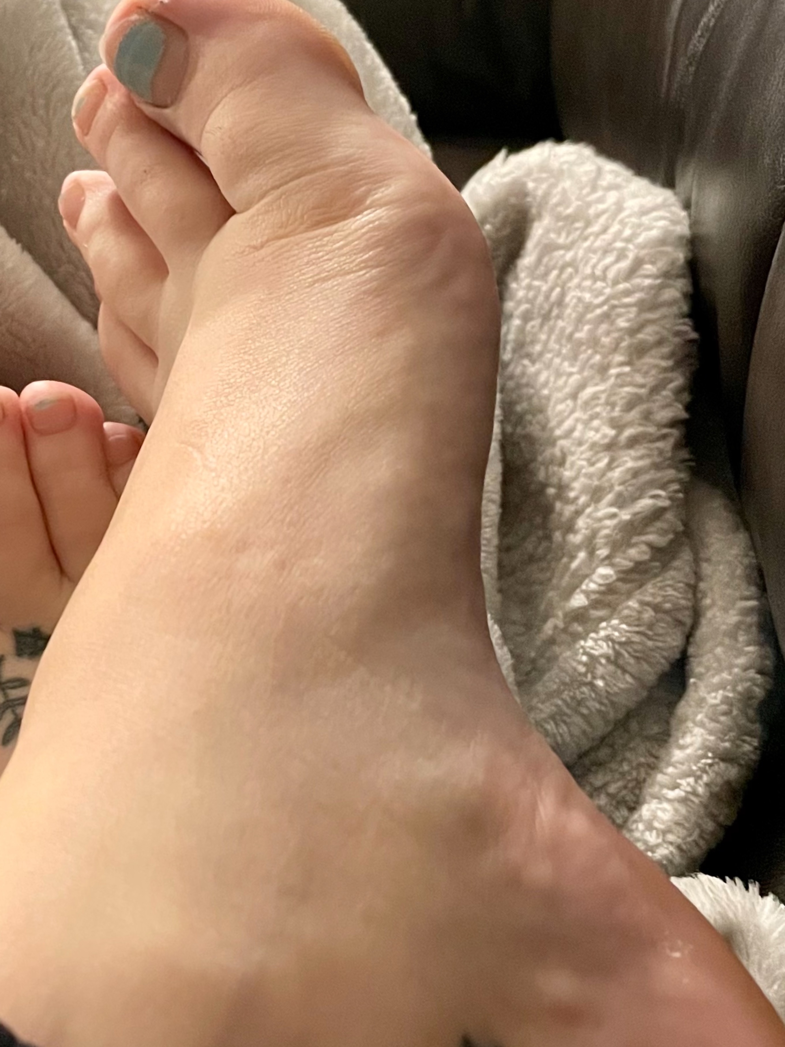 Sarah’s sexy feet thumbnail