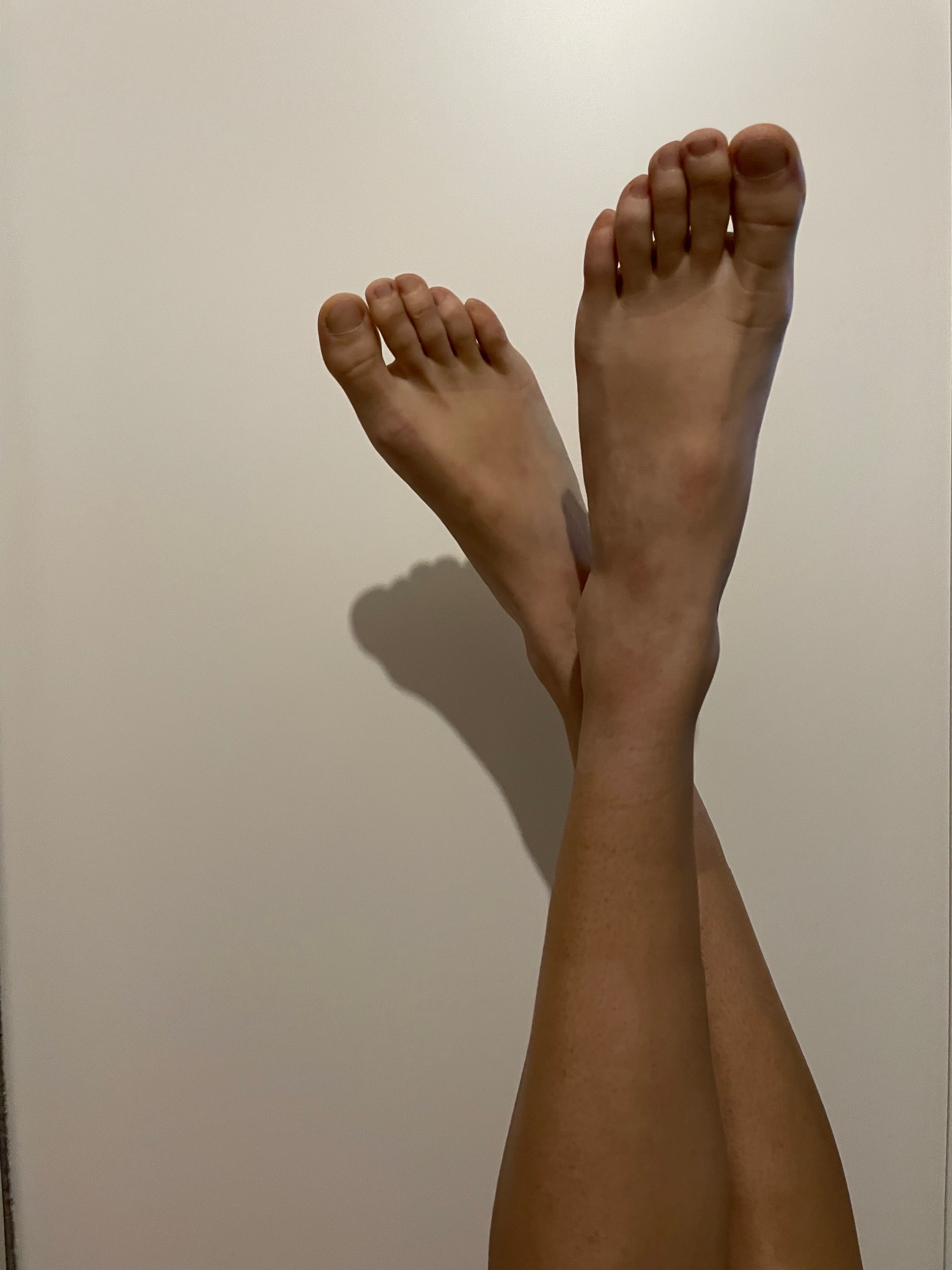 F.feet profile