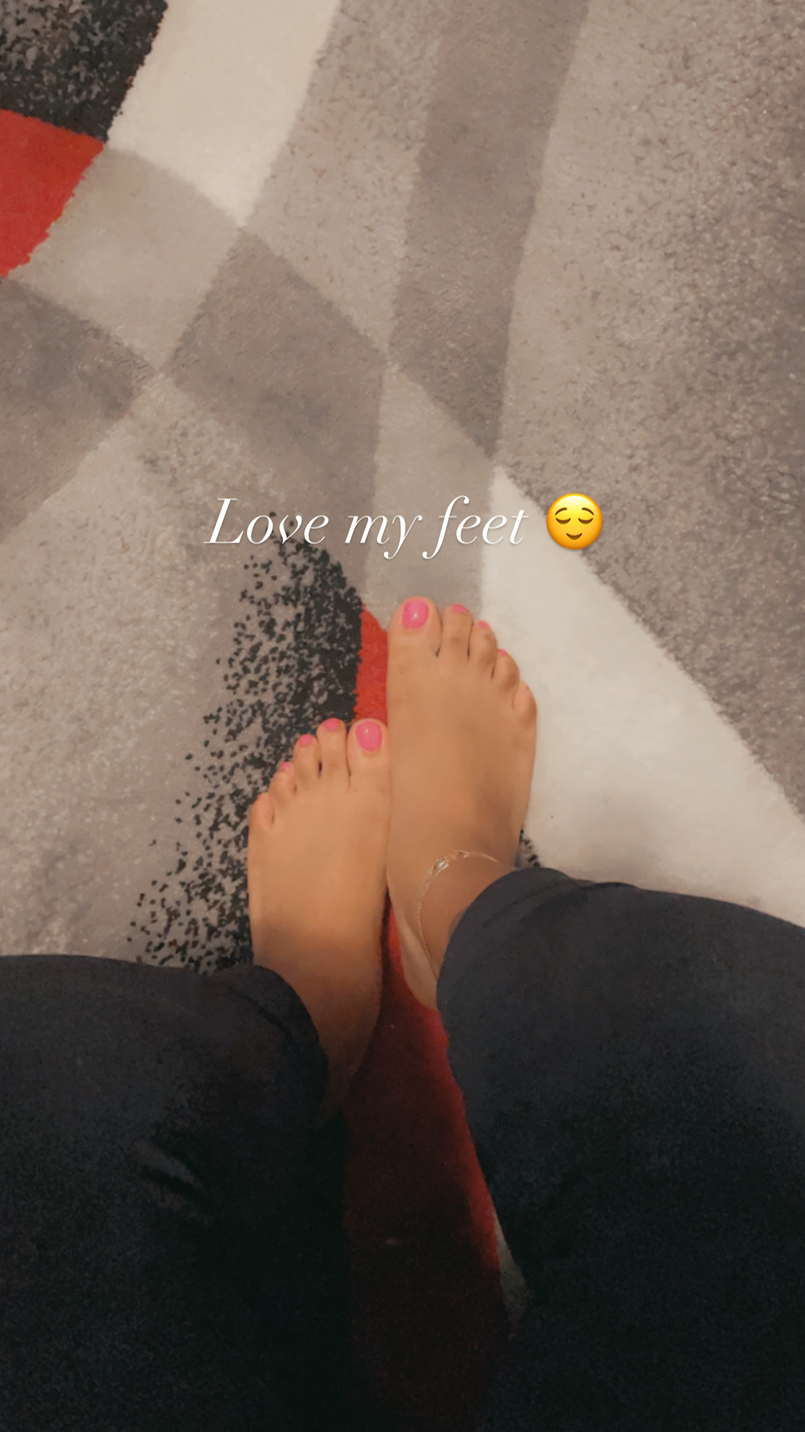 PrettyCuddleFeet thumbnail