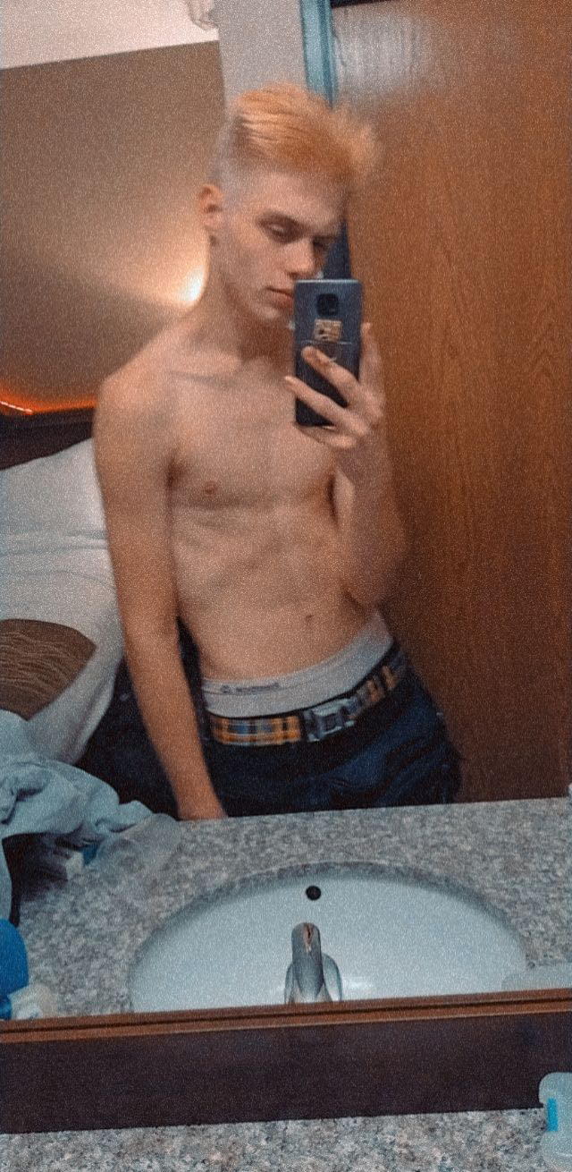 blondeboywonder11 profile