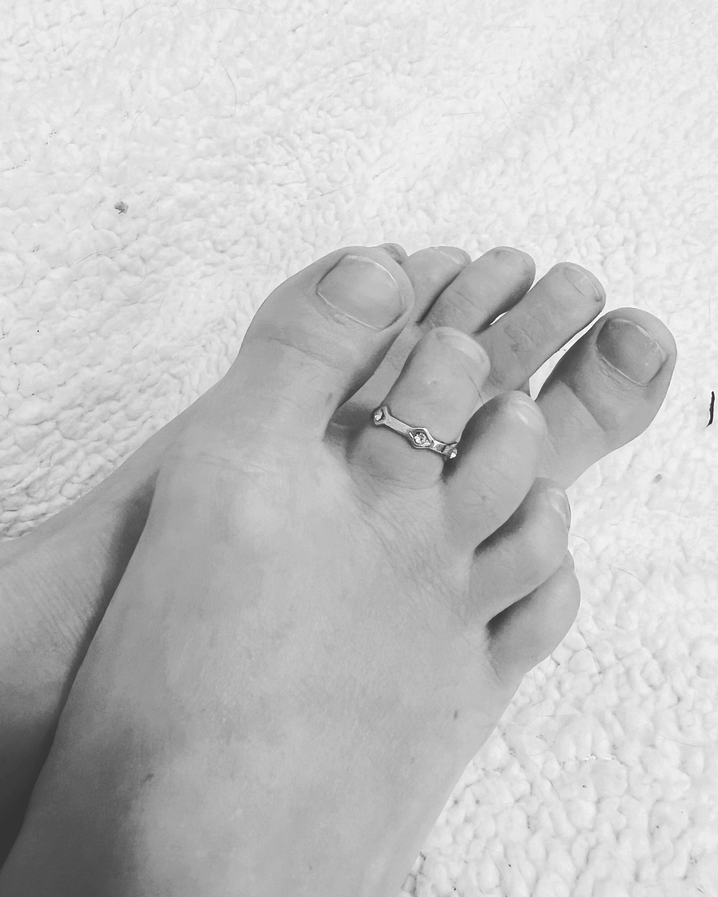 Little miss tiny toes thumbnail