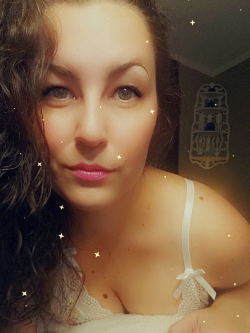 polywife89vip profile