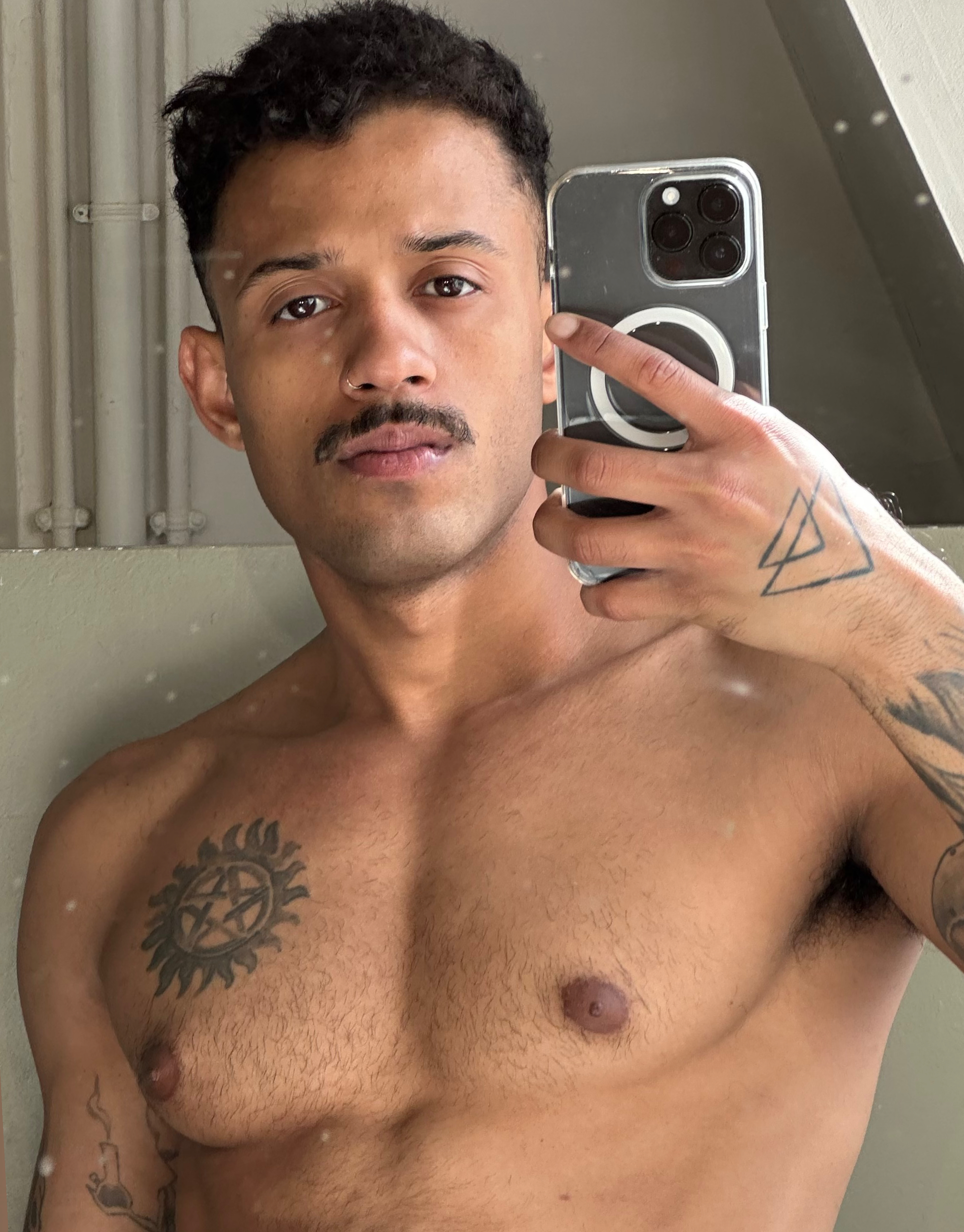 chrisbuenoxxx profile