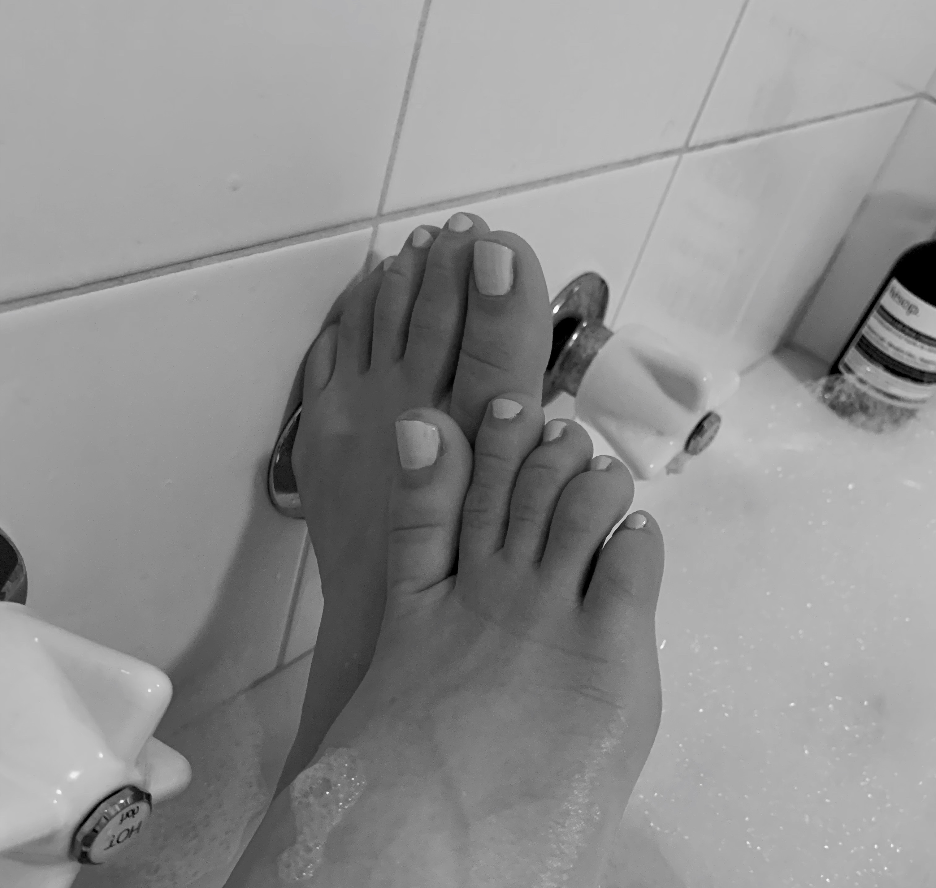 modelling-feet thumbnail