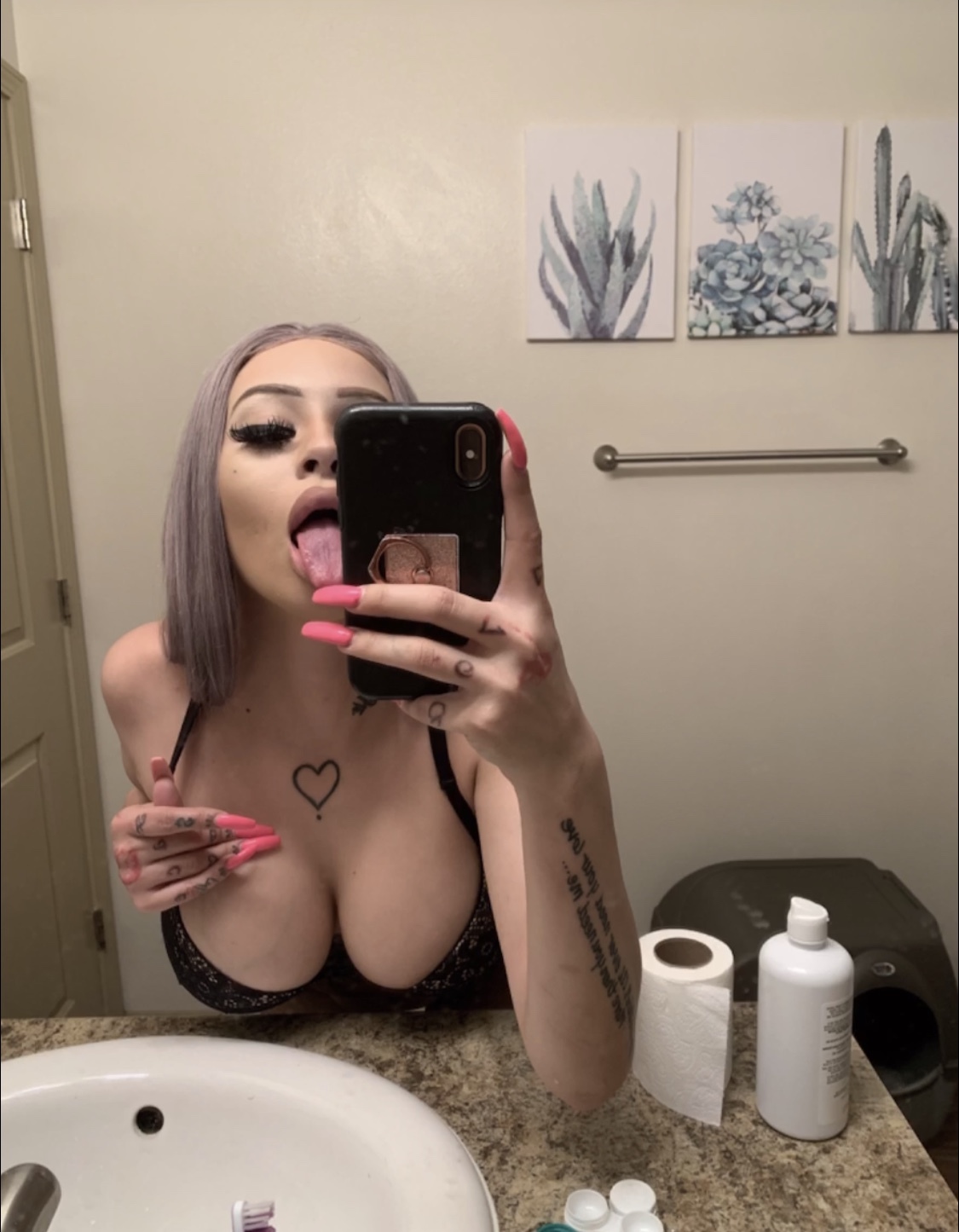 lasirenitaxxx profile