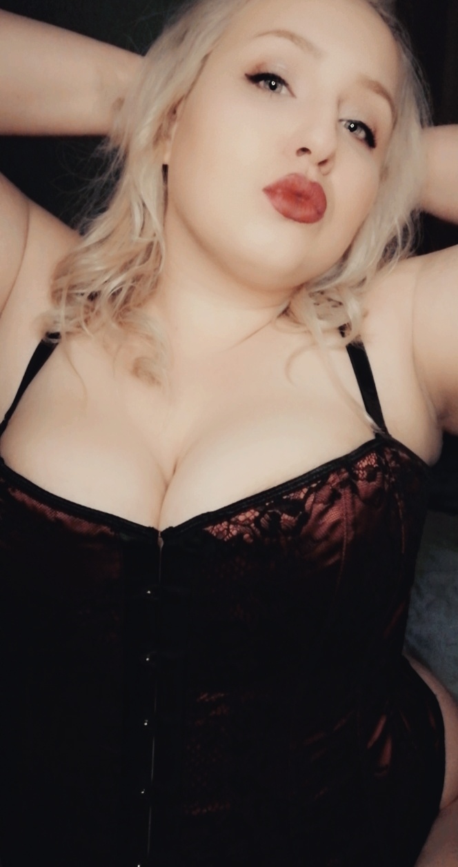 AltPinupDollVIP profile