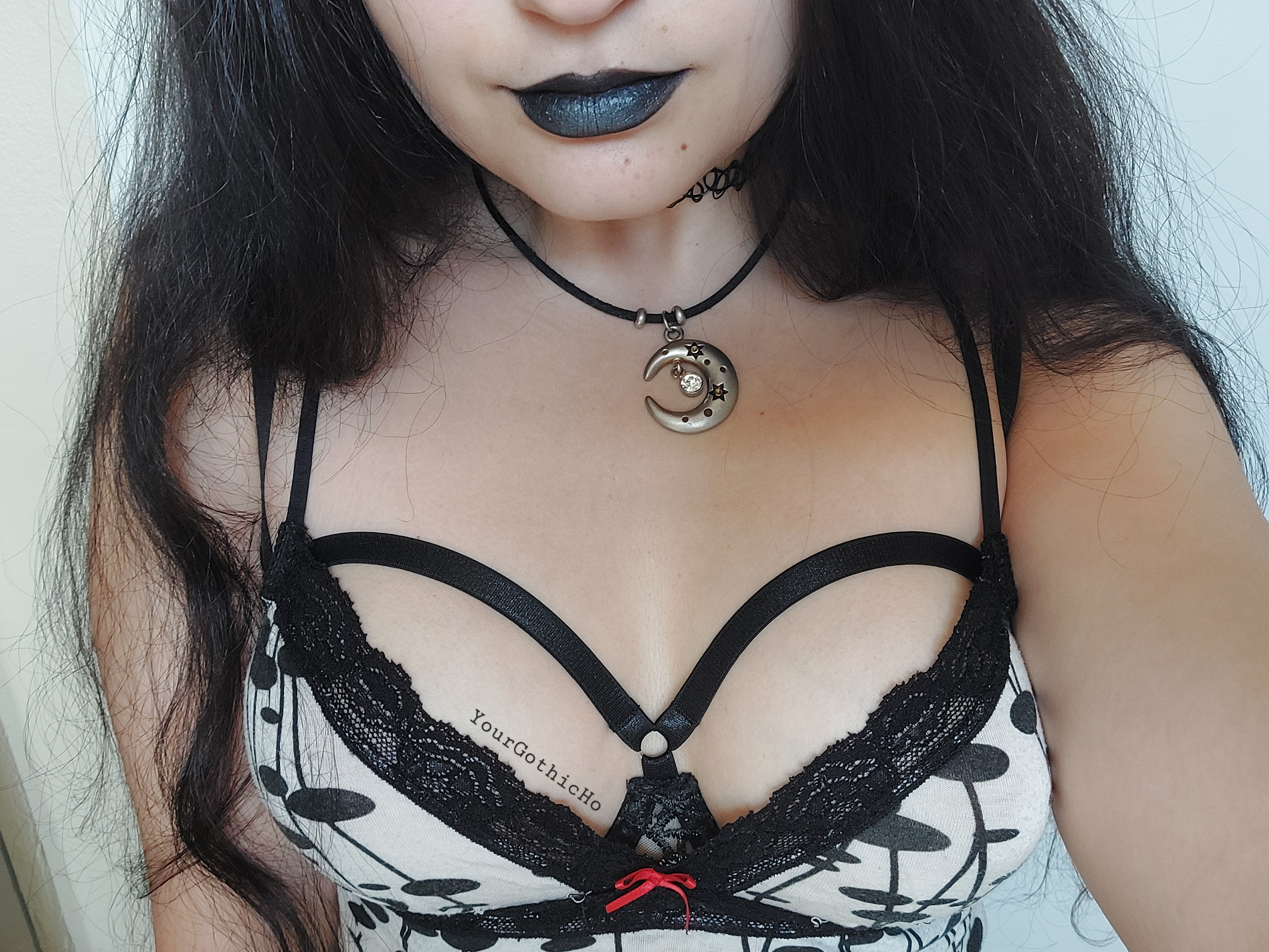 Gothicc VIP (18+) profile