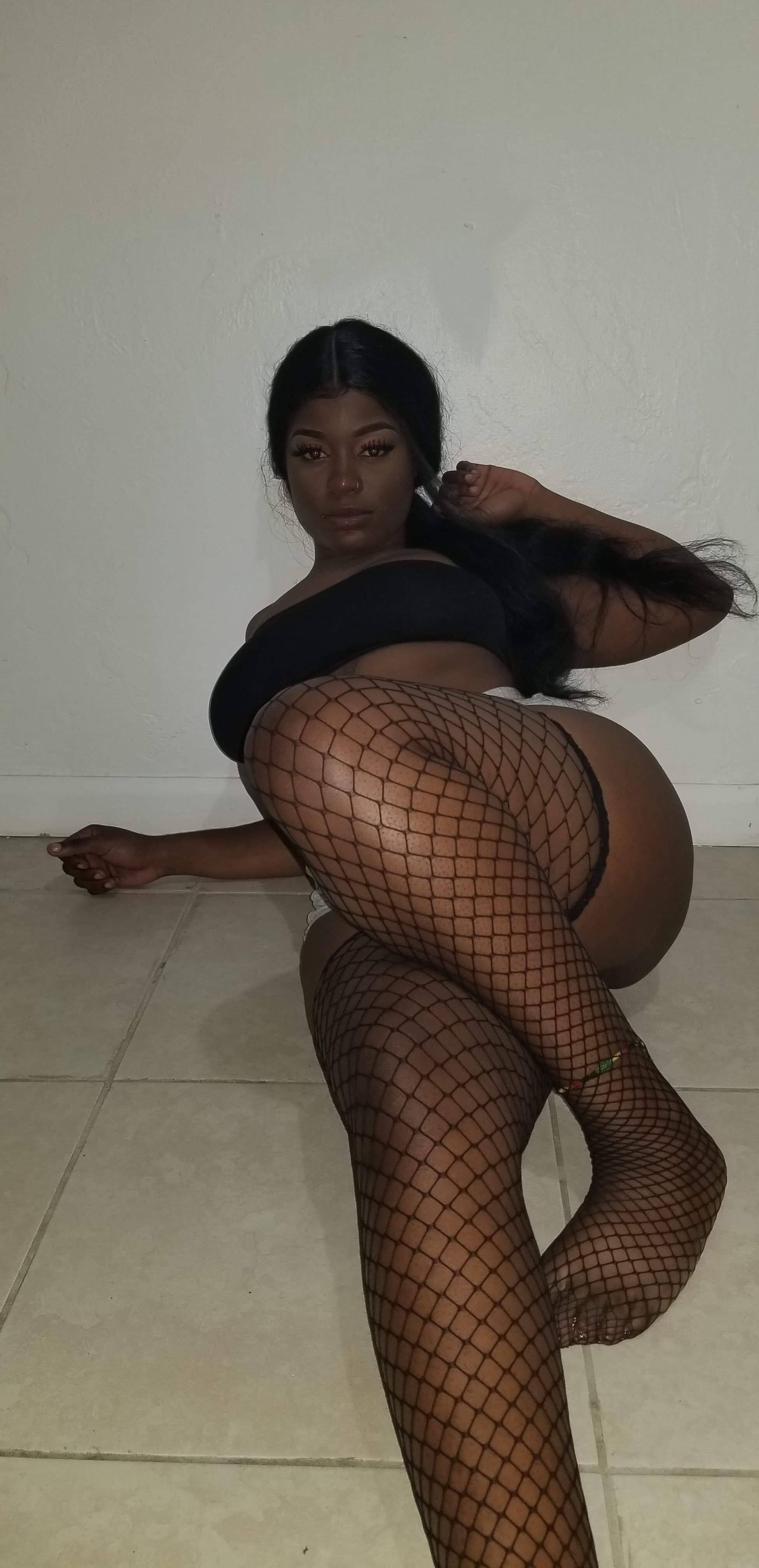 naomilove305 profile