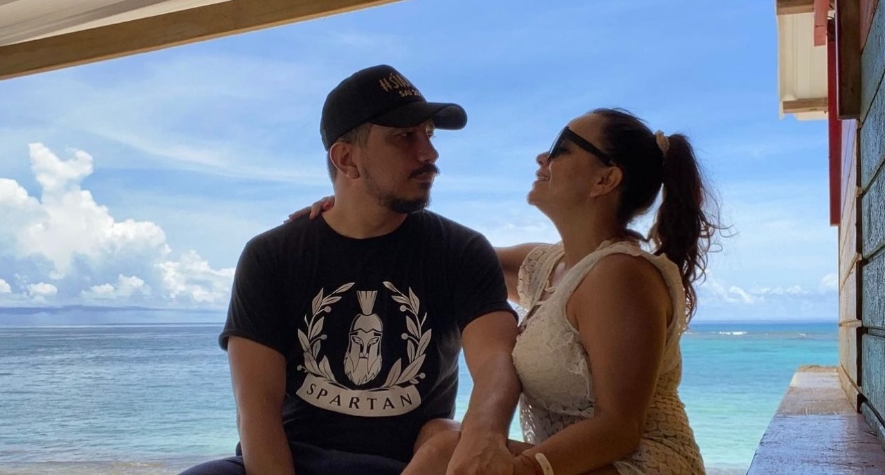 Cuckold Couple thumbnail