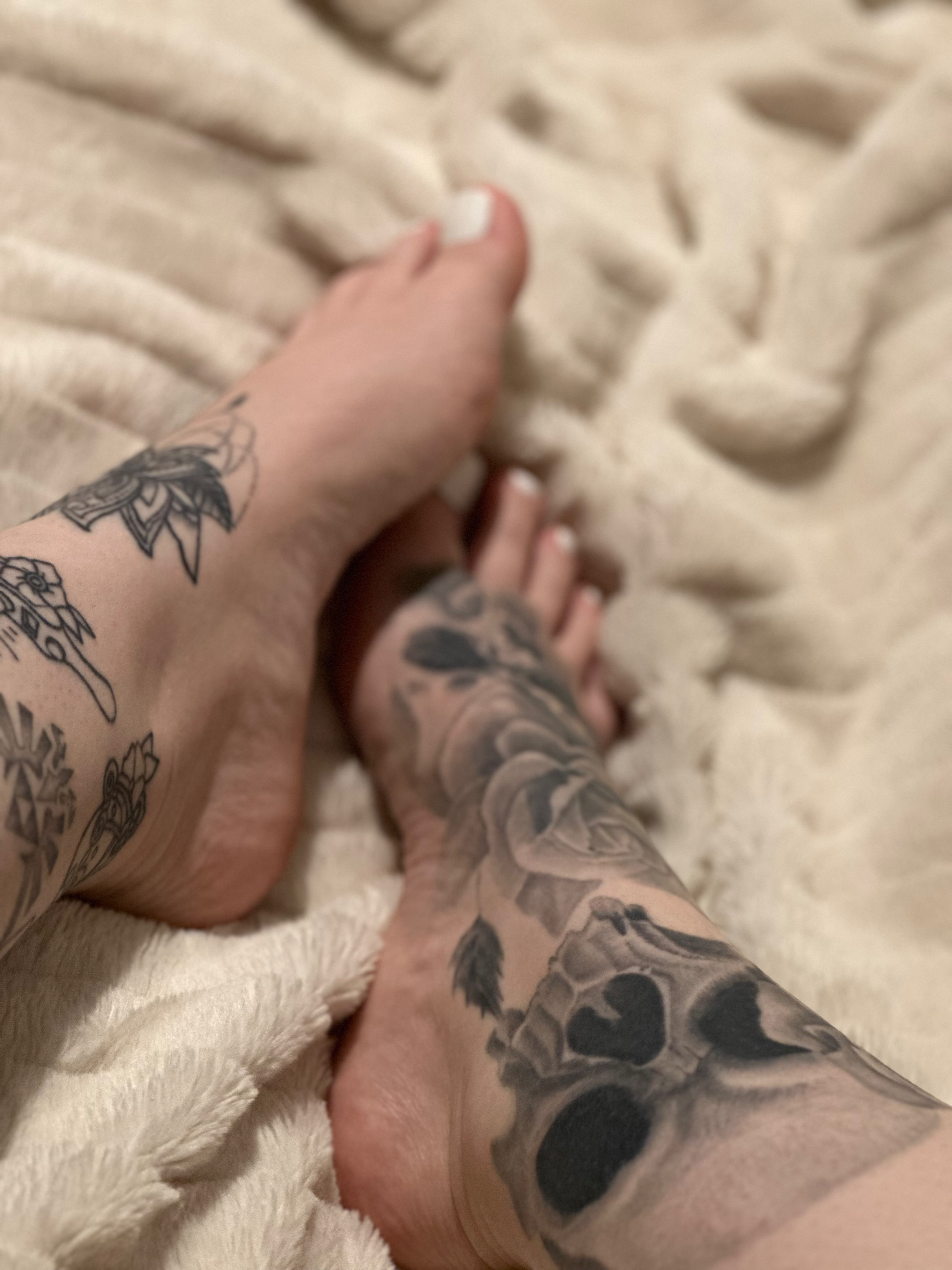 lady_barefeet_ink profile