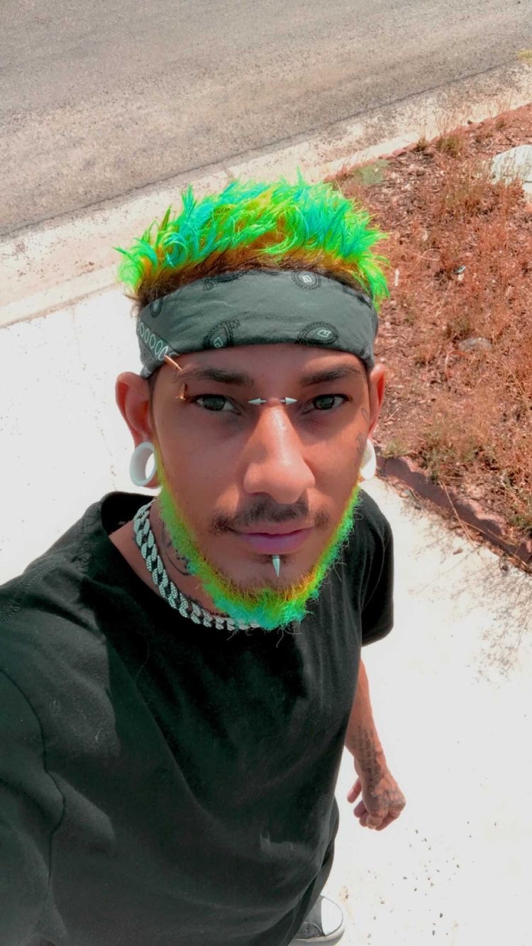 ghettogrinch25 profile