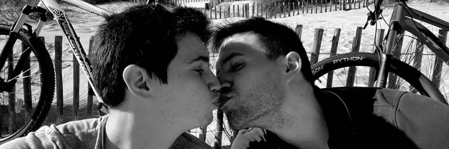 couplegay-chaud thumbnail