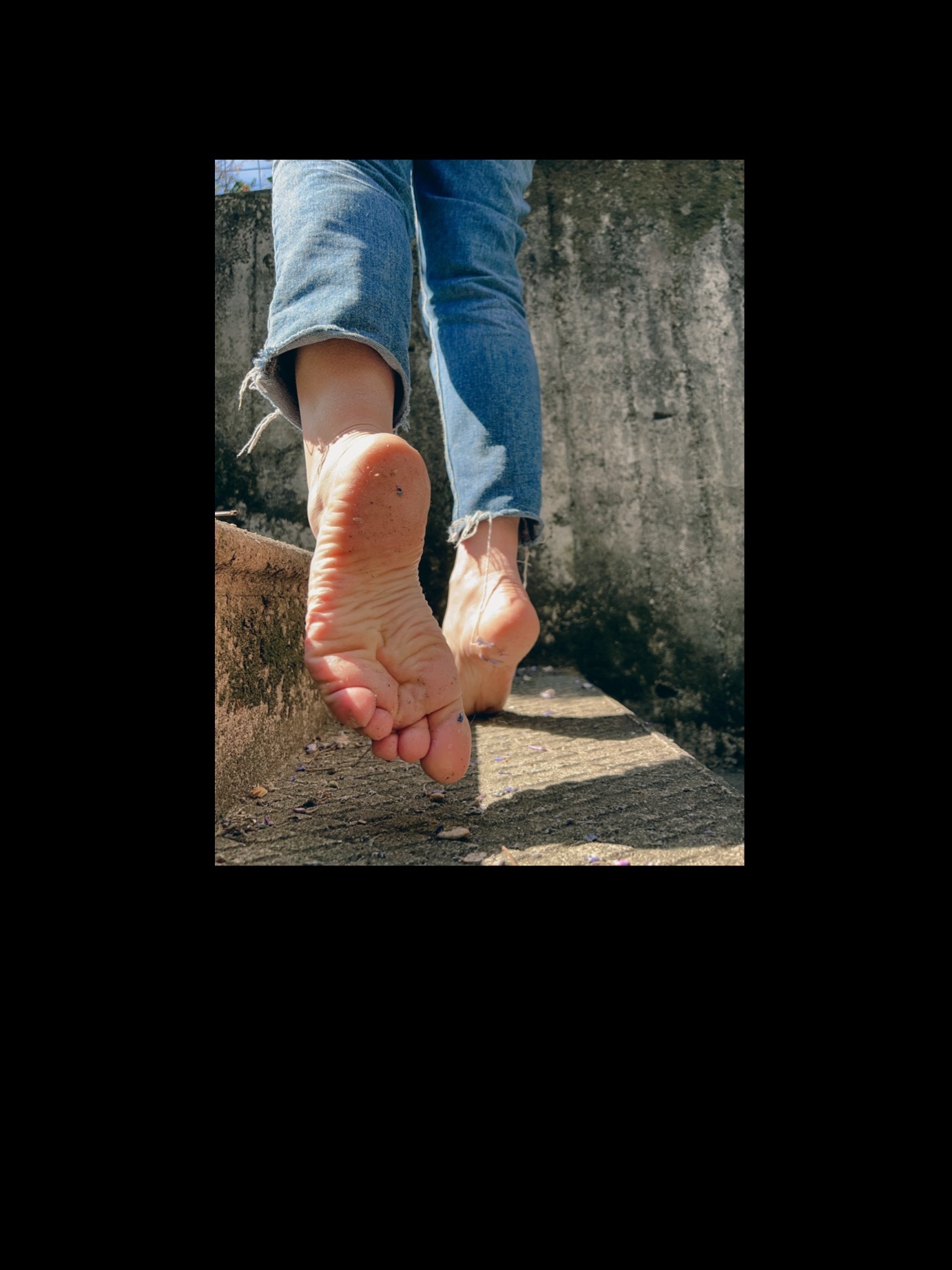 arielfeet4 thumbnail