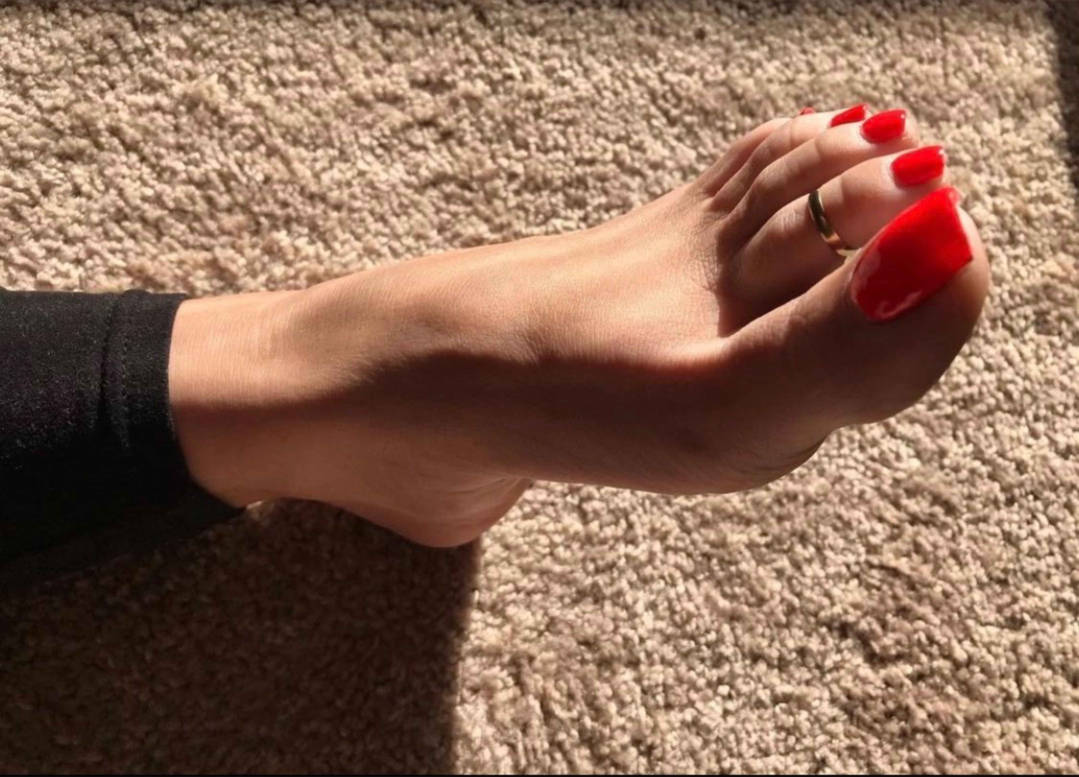 loveher_toes thumbnail